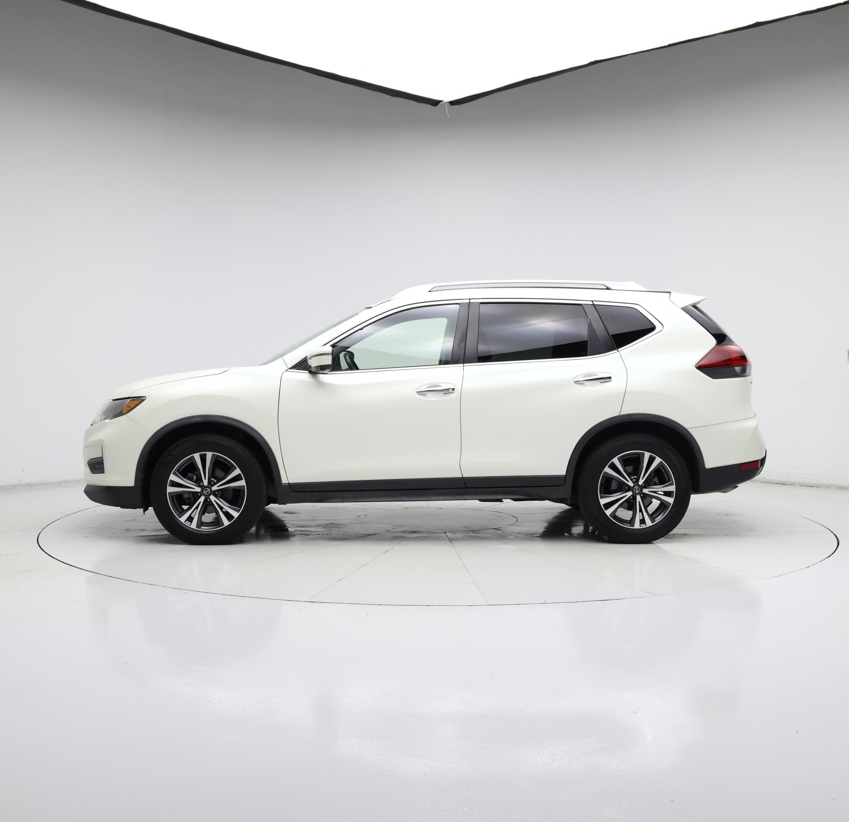 Thumbnail: 2020 Nissan Rogue - 3