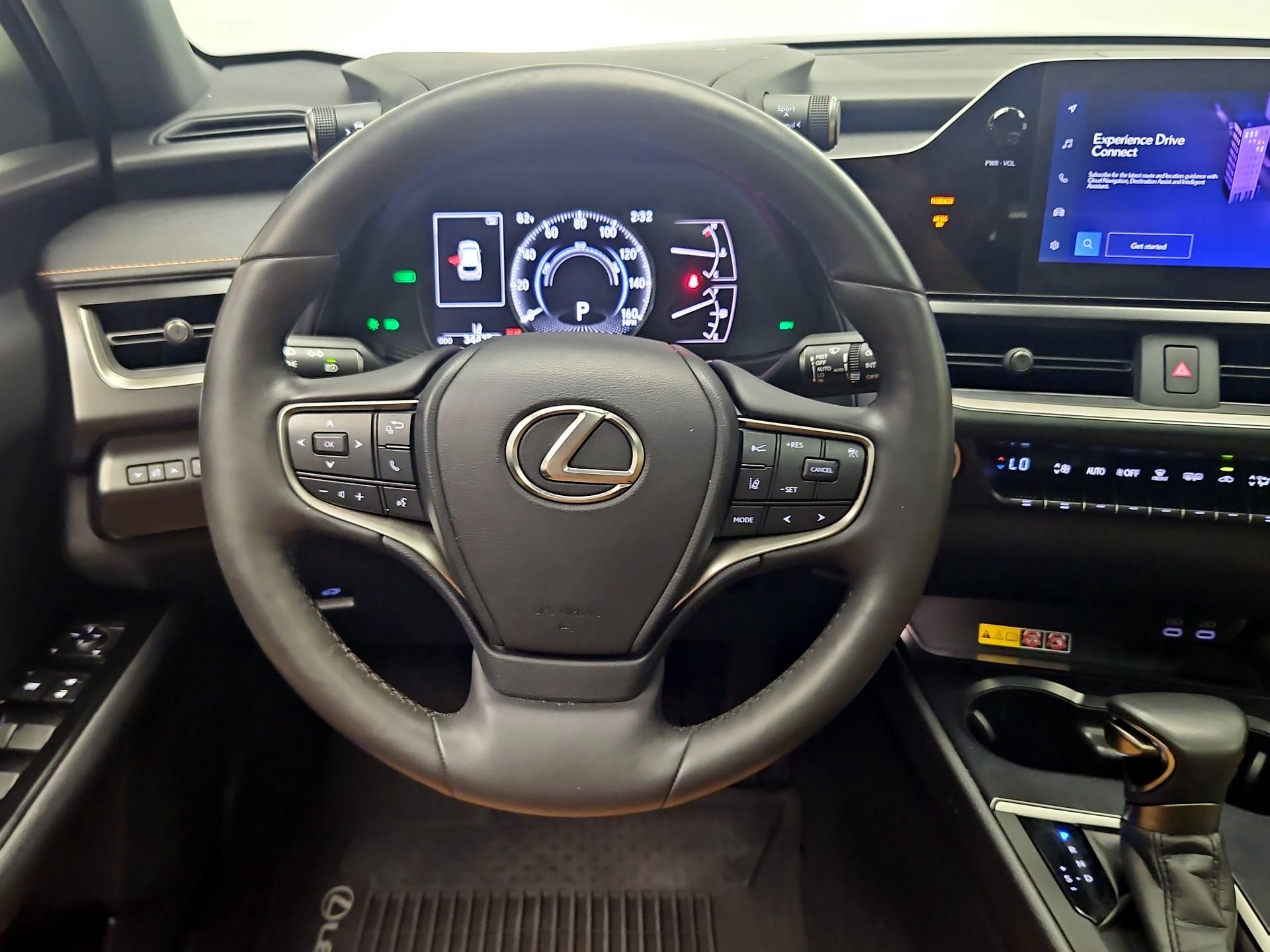 Thumbnail: 2023 Lexus UX - 10