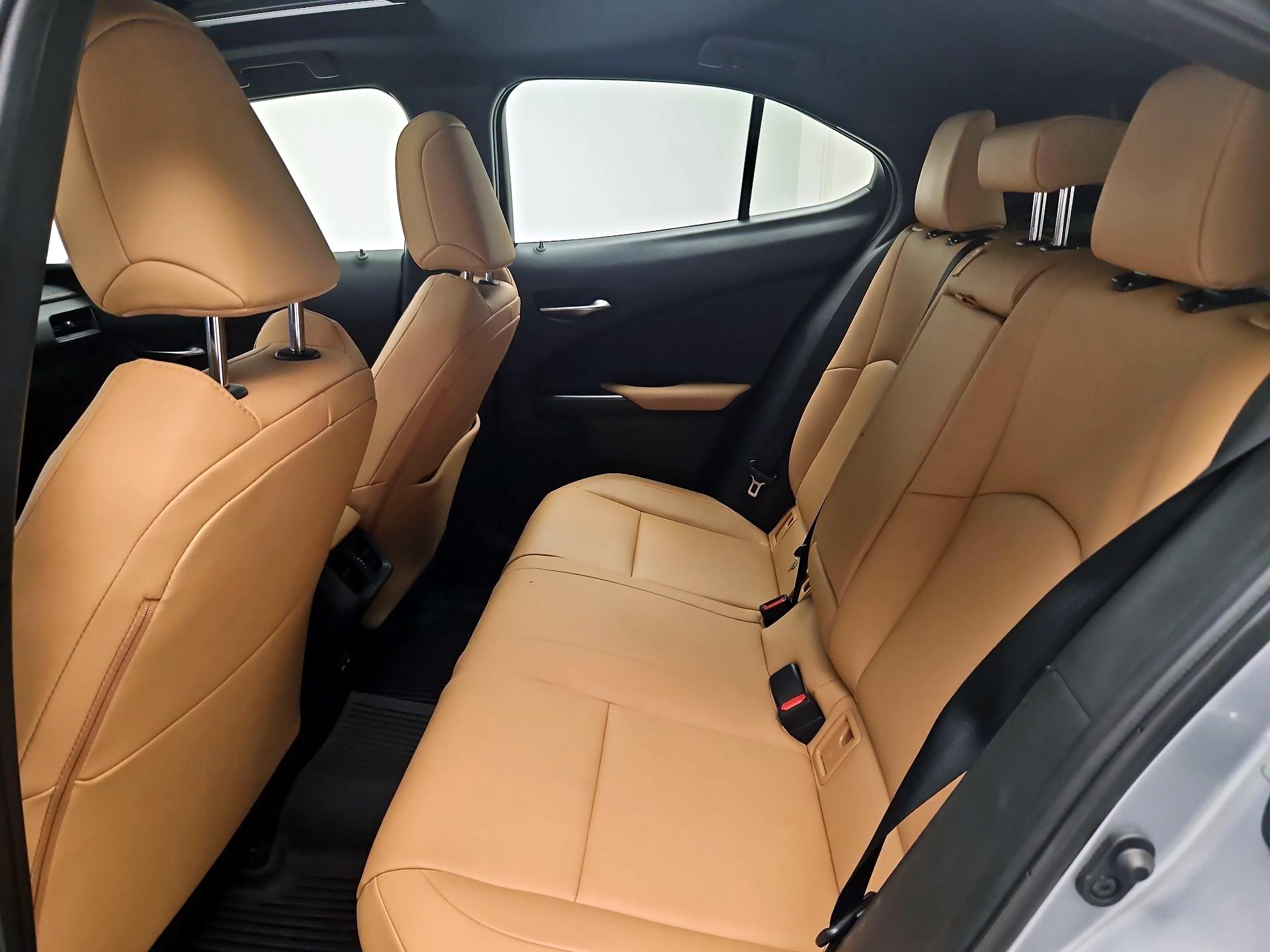 Thumbnail: 2023 Lexus UX - 20