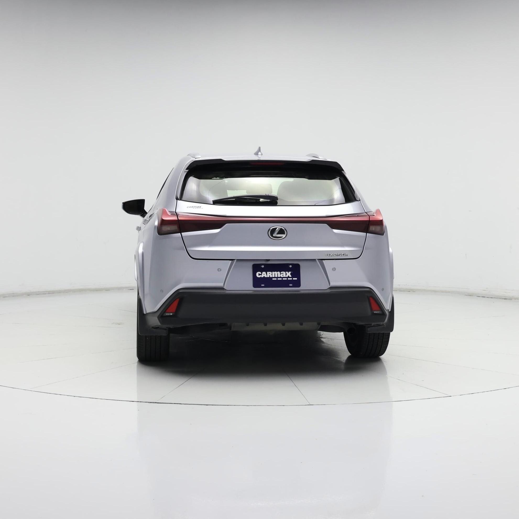 Thumbnail: 2023 Lexus UX - 6