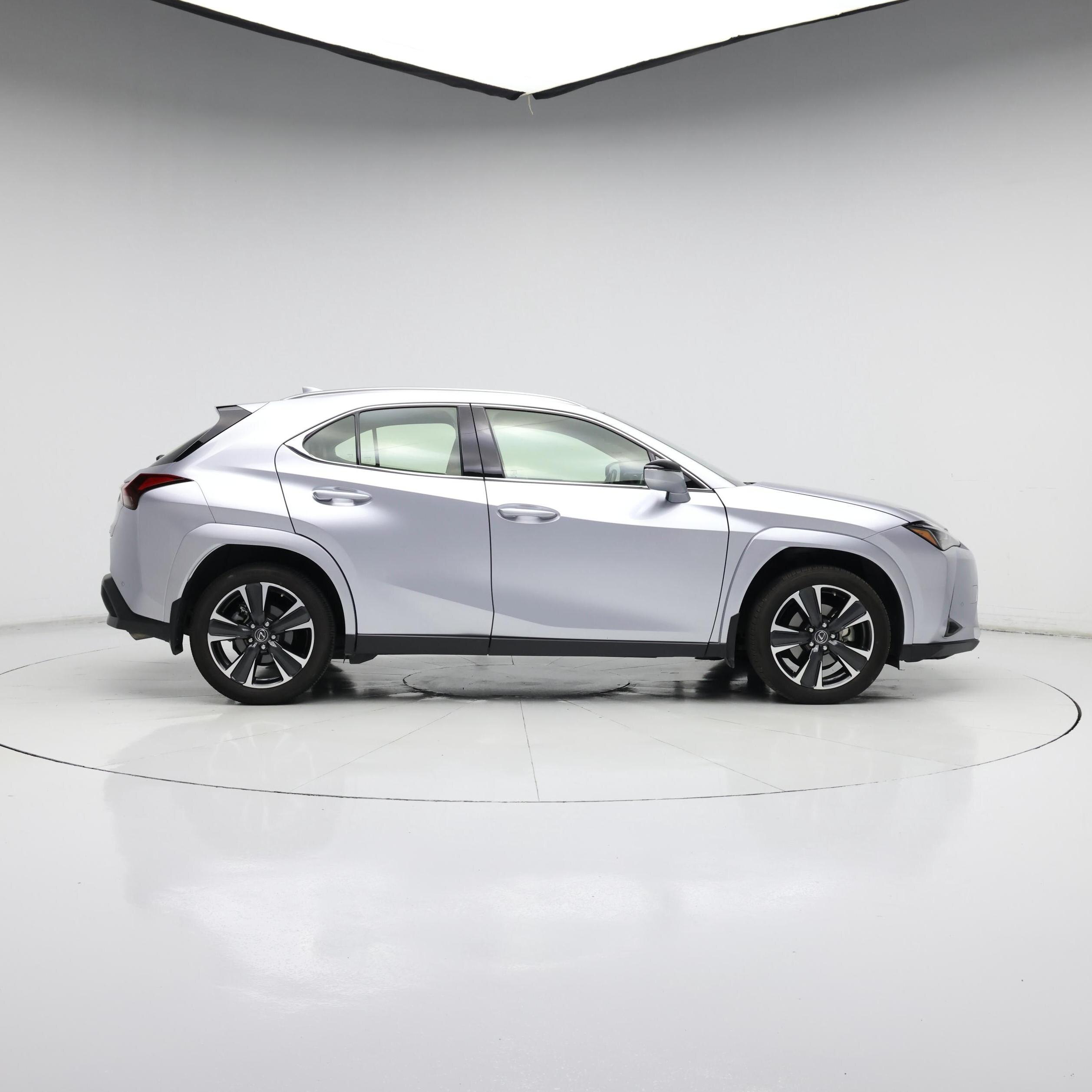 Thumbnail: 2023 Lexus UX - 7