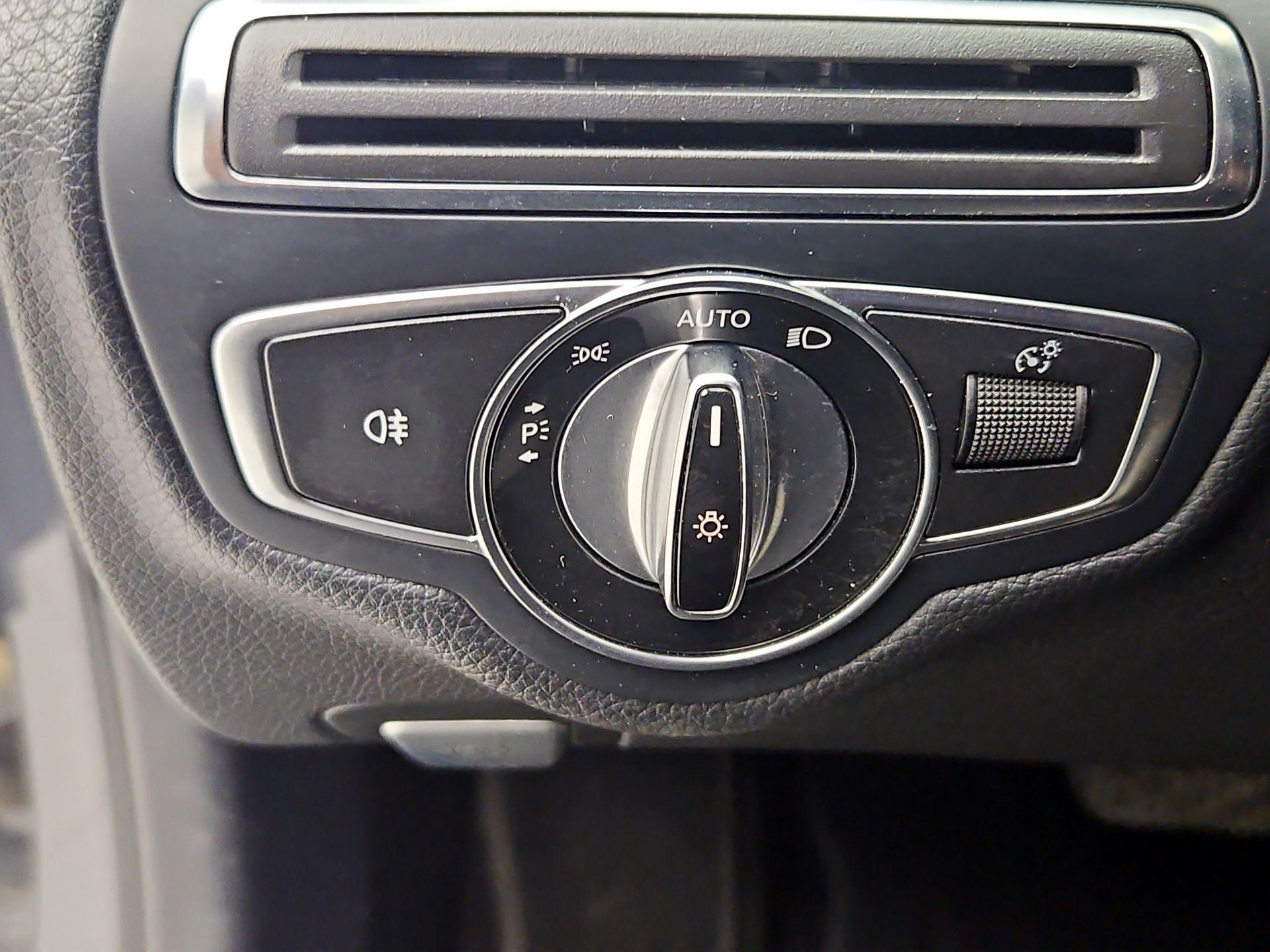 Thumbnail: 2015 Mercedes-Benz C-Class - 13