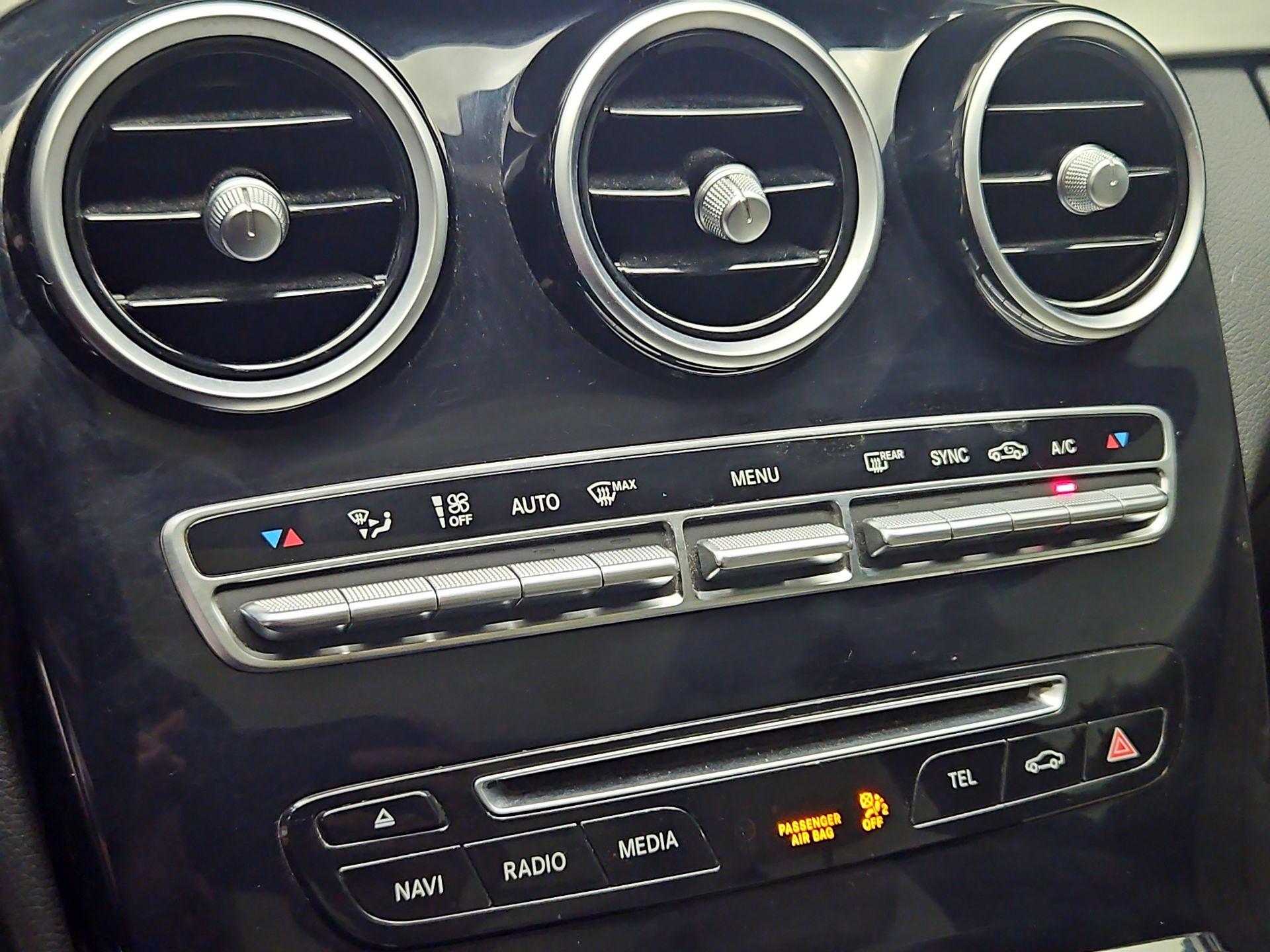 Thumbnail: 2015 Mercedes-Benz C-Class - 16