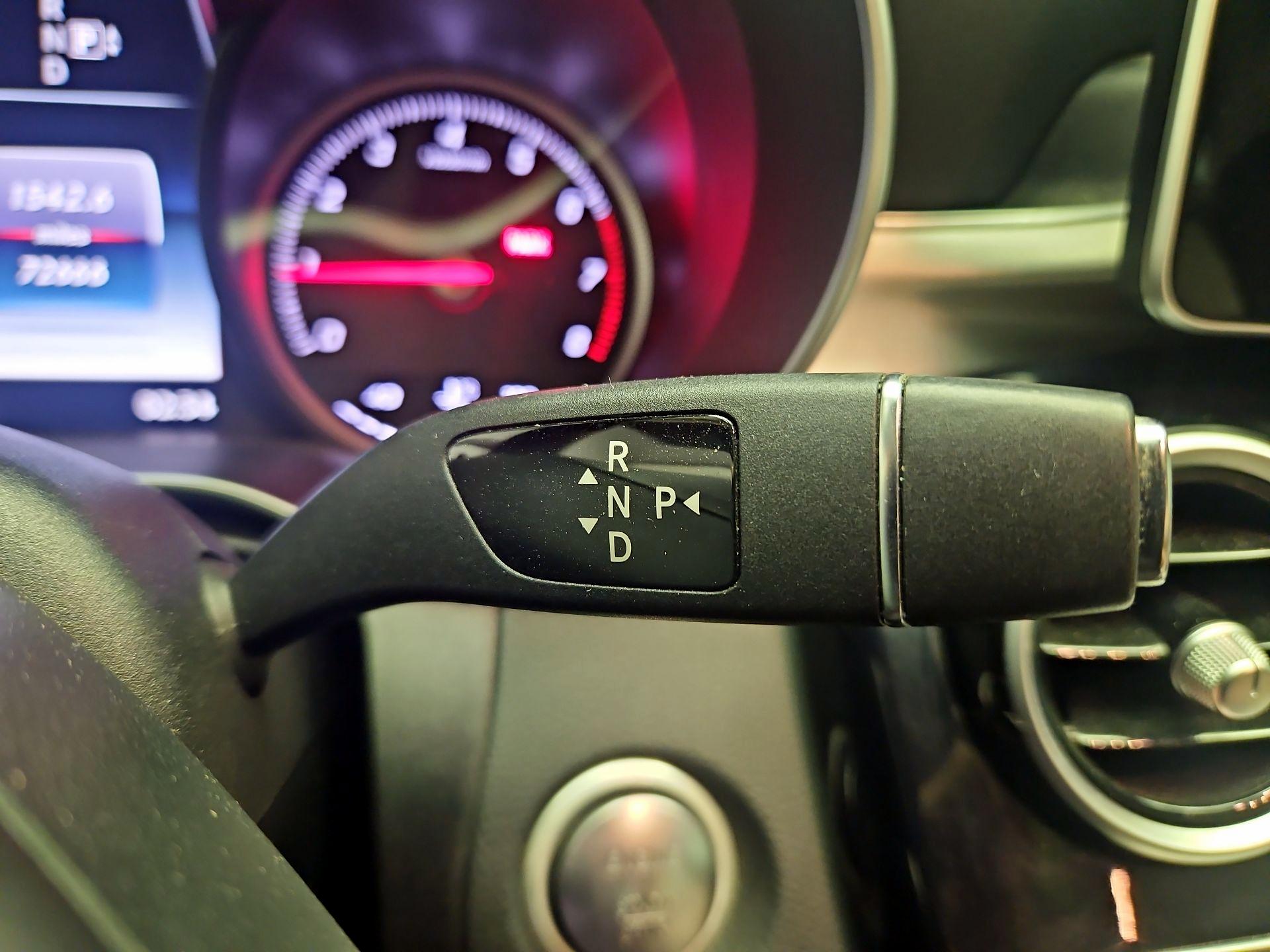 Thumbnail: 2015 Mercedes-Benz C-Class - 17