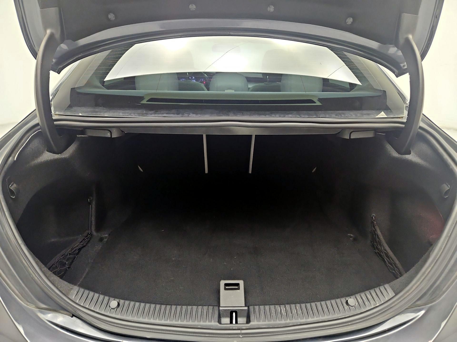 Thumbnail: 2015 Mercedes-Benz C-Class - 20