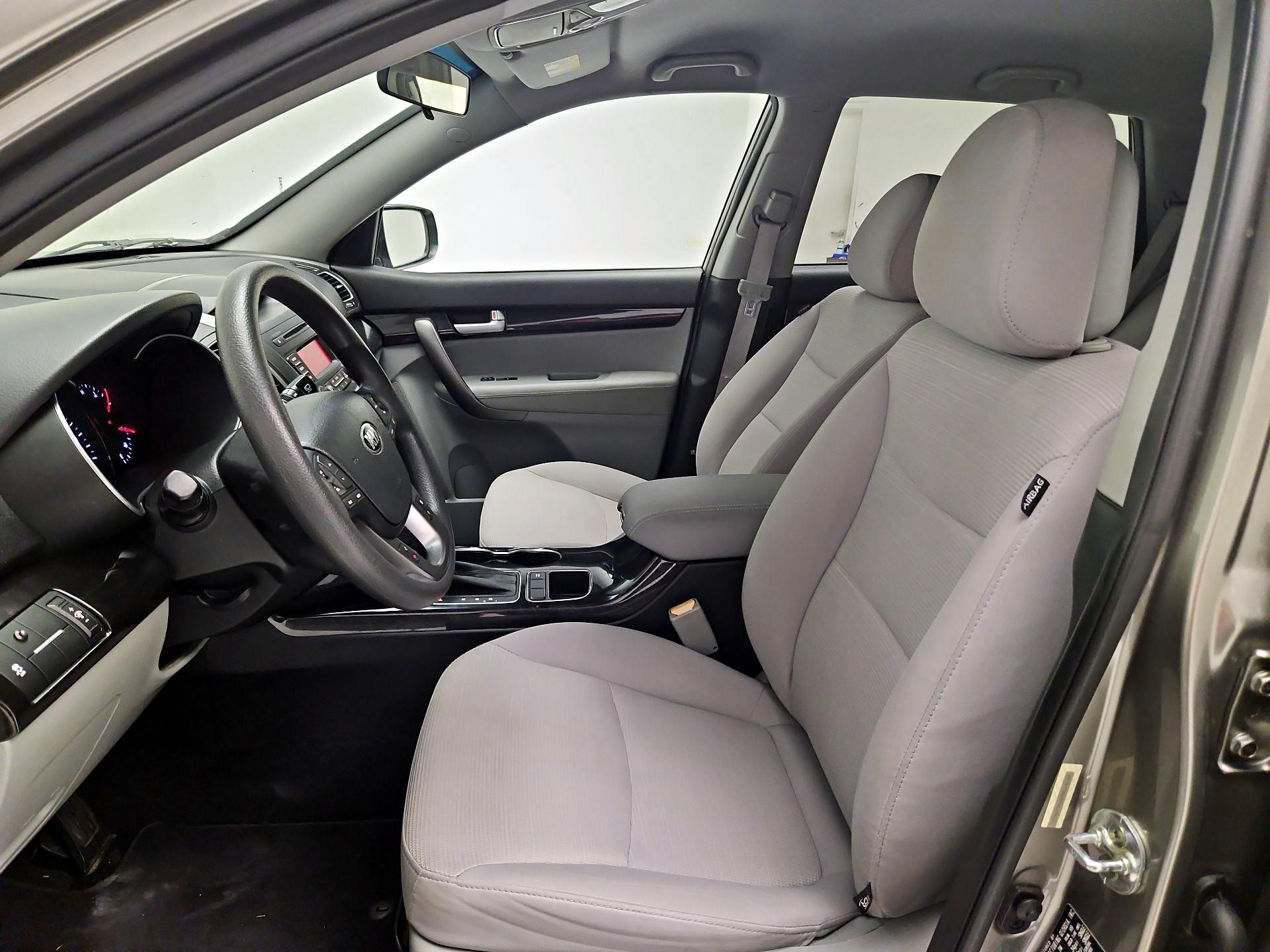 Thumbnail: 2015 Kia Sorento - 11