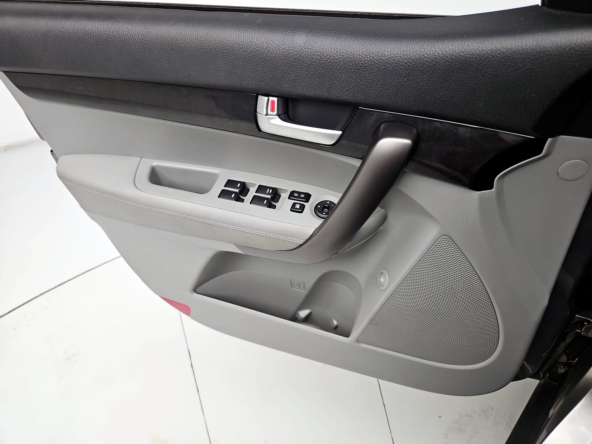 Thumbnail: 2015 Kia Sorento - 12