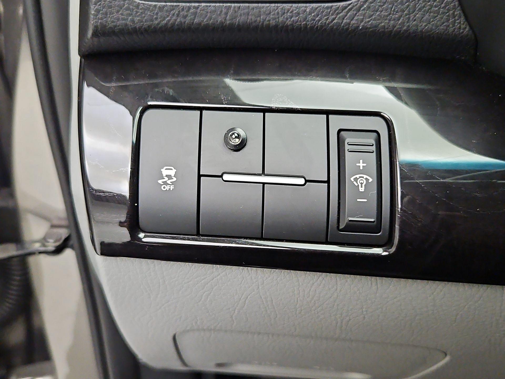 Thumbnail: 2015 Kia Sorento - 13