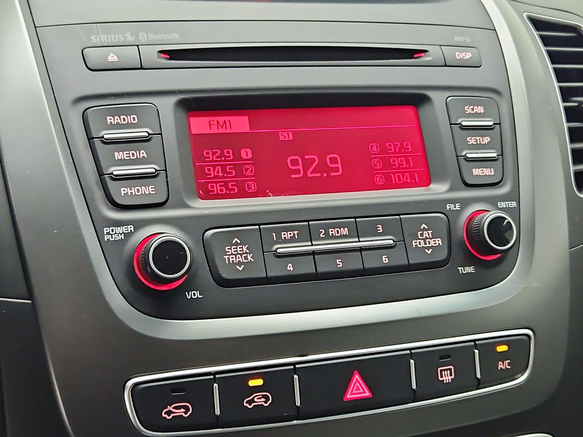 Thumbnail: 2015 Kia Sorento - 14