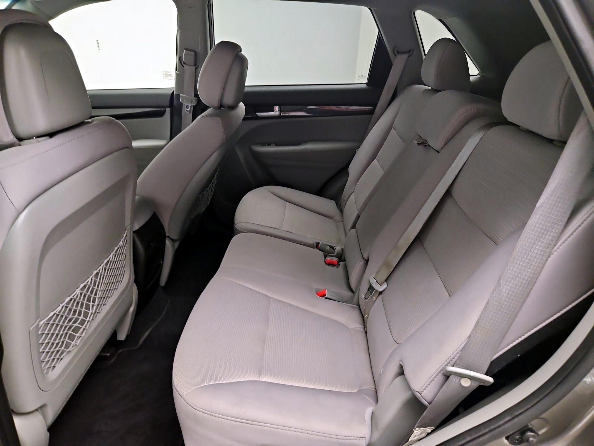 Thumbnail: 2015 Kia Sorento - 18