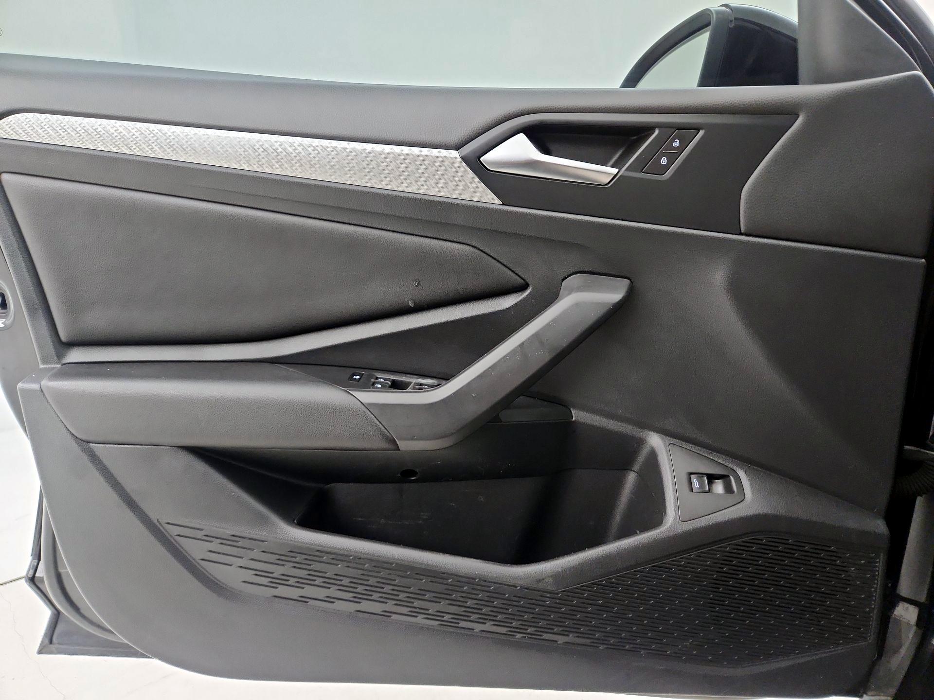 Thumbnail: 2019 Volkswagen Jetta - 12