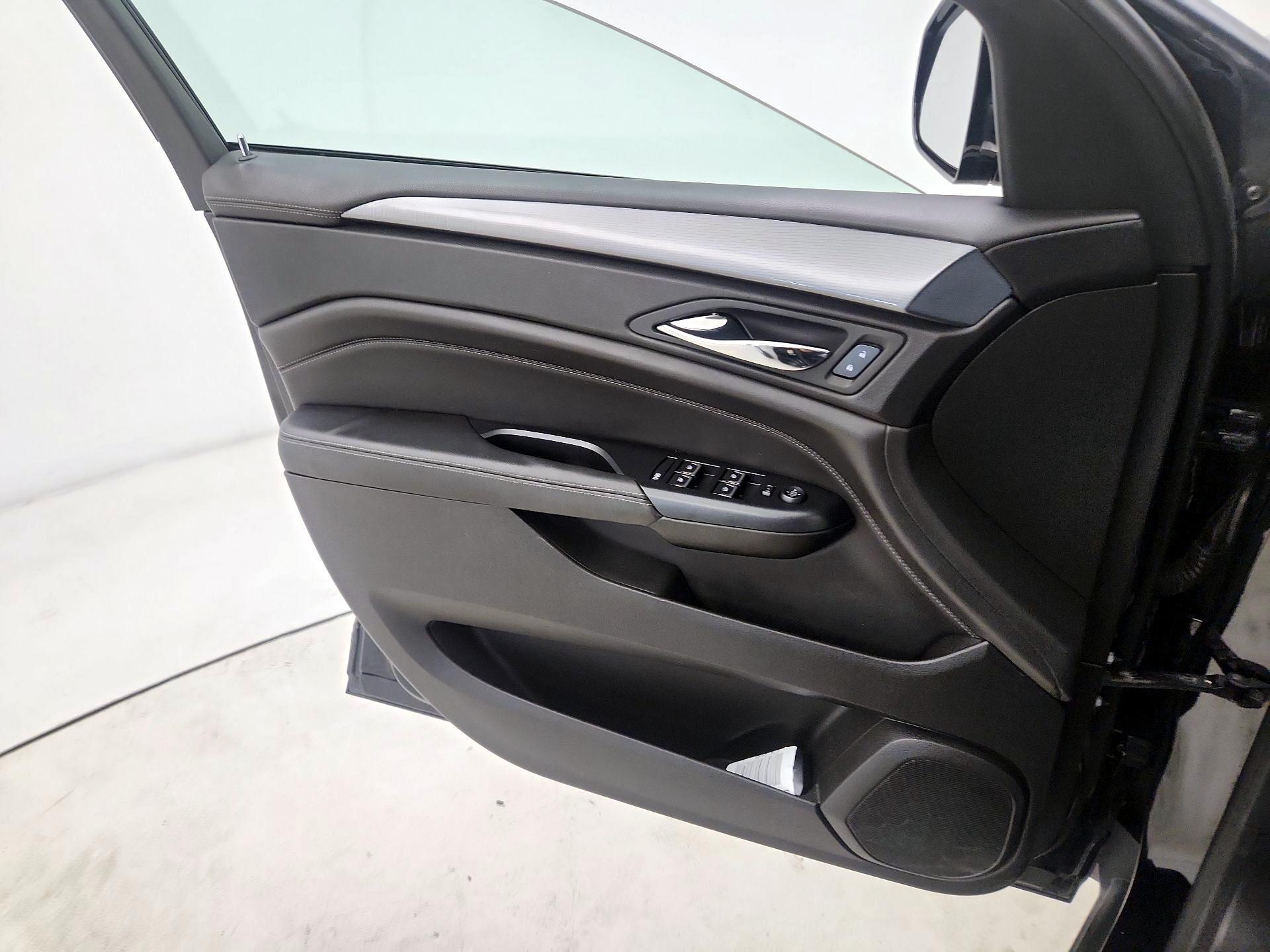 Thumbnail: 2016 Cadillac SRX - 12