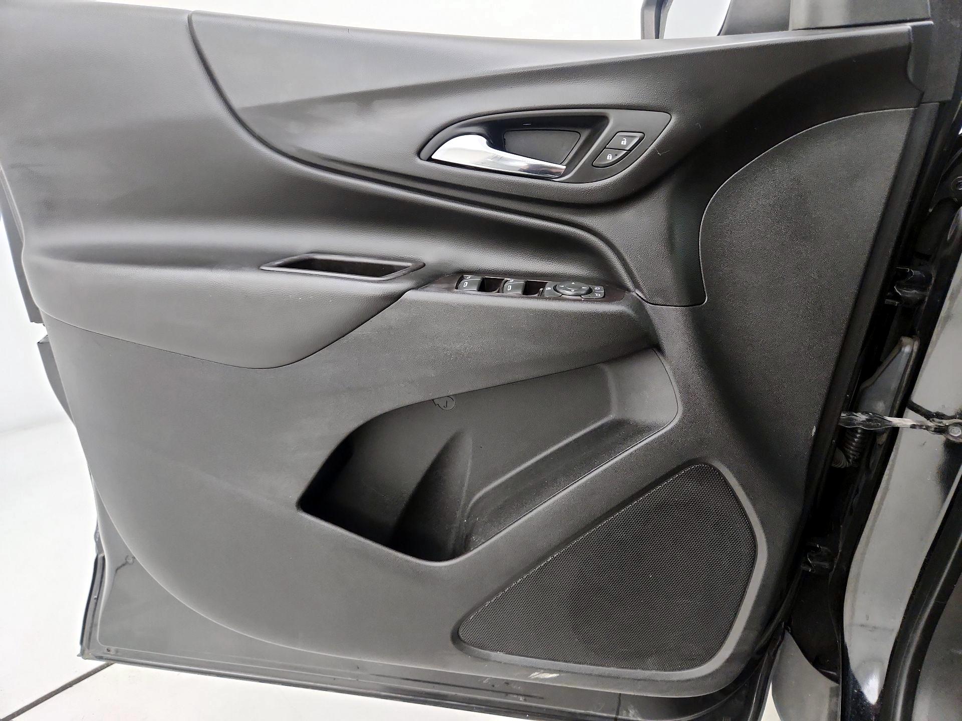 Thumbnail: 2018 Chevrolet Equinox - 12