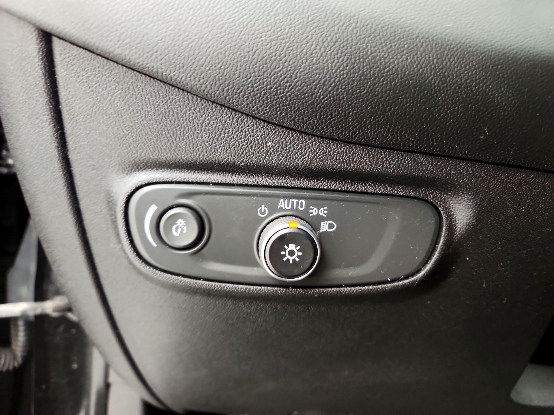 Thumbnail: 2018 Chevrolet Equinox - 13