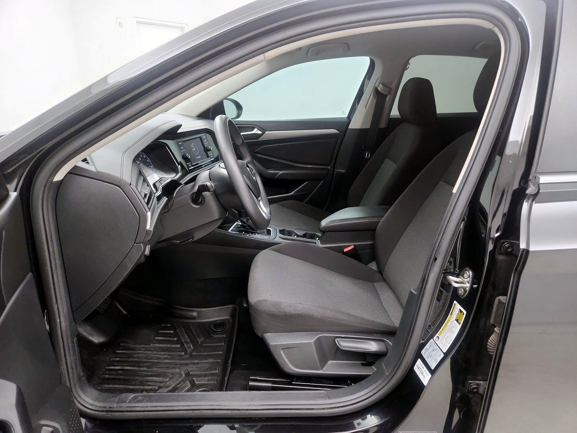 Thumbnail: 2019 Volkswagen Jetta - 11
