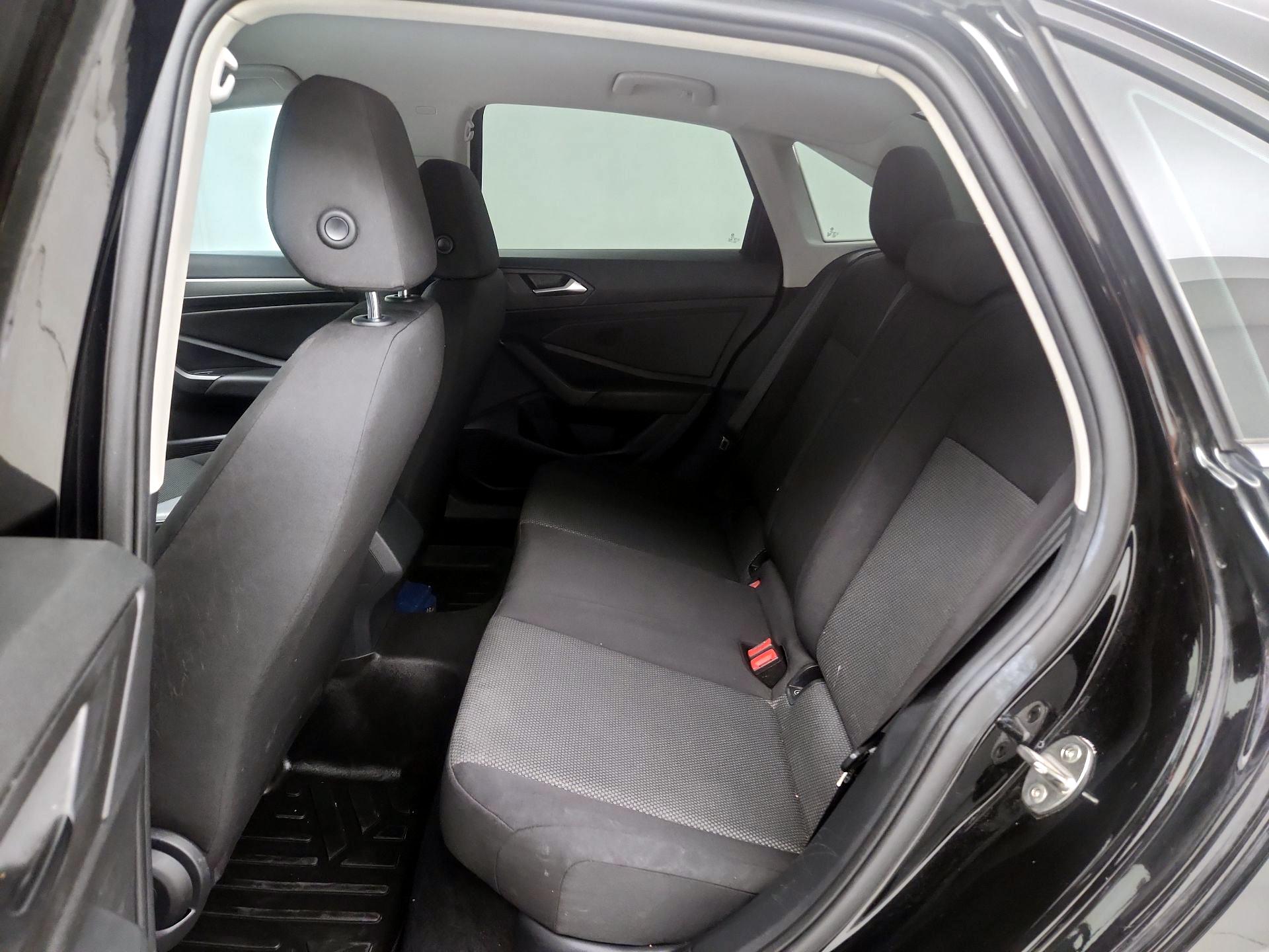 Thumbnail: 2019 Volkswagen Jetta - 18