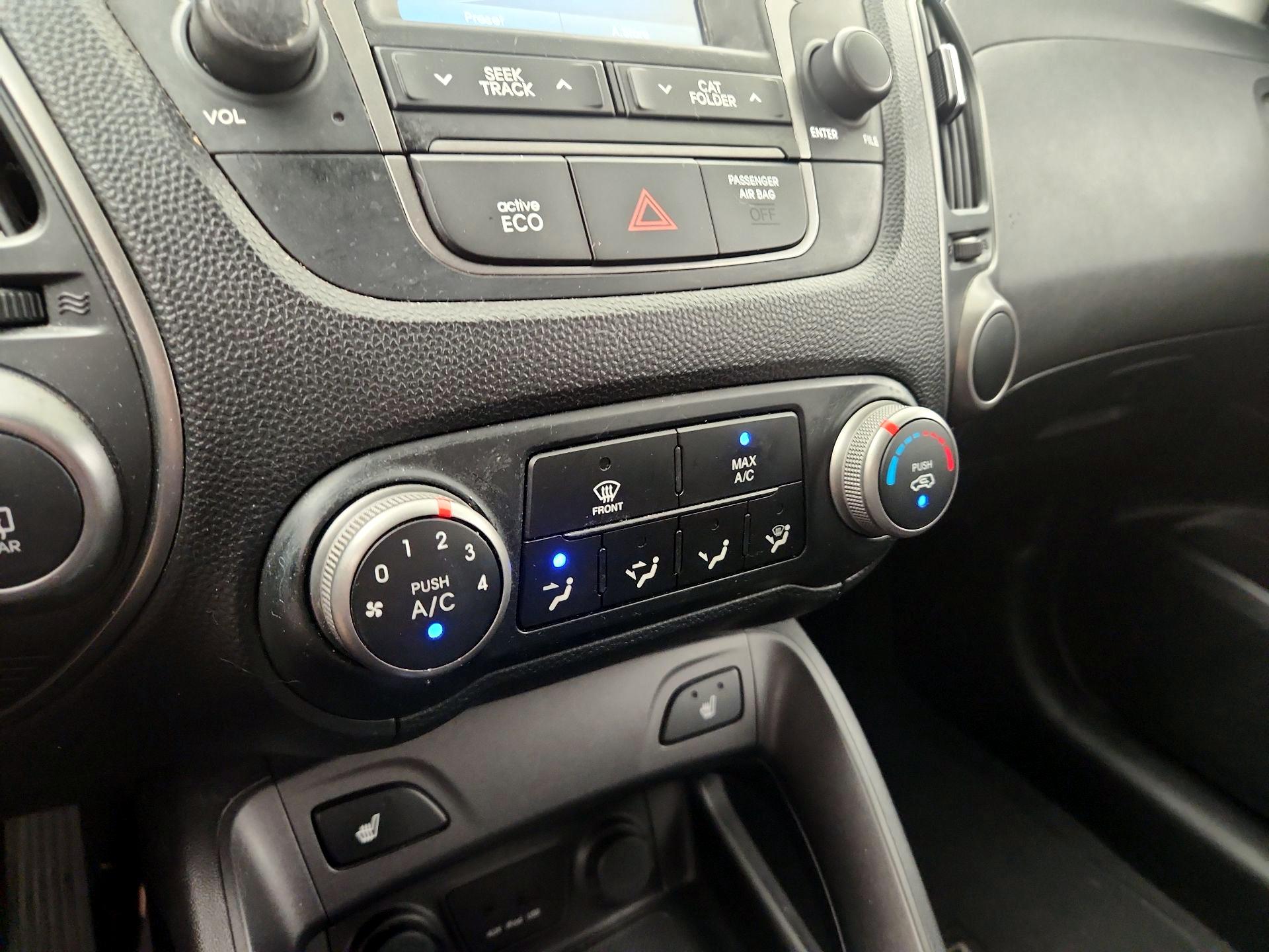Thumbnail: 2015 Hyundai Tucson - 16