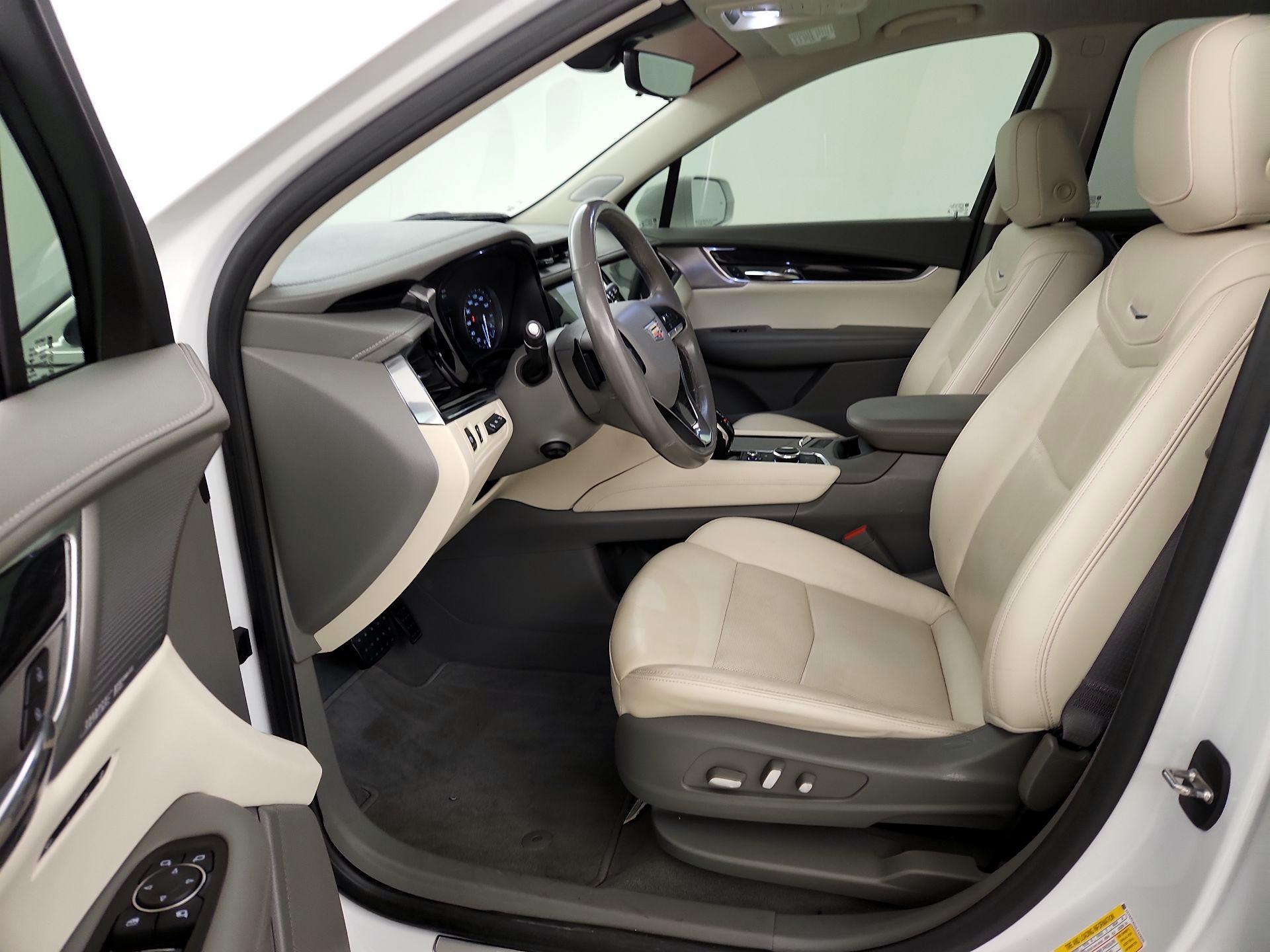 Thumbnail: 2020 Cadillac XT6 - 11