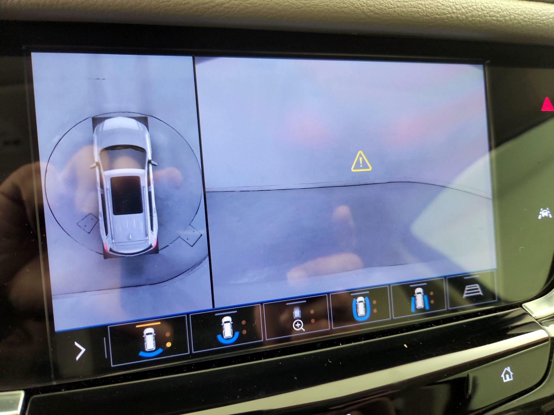 Thumbnail: 2020 Cadillac XT6 - 15