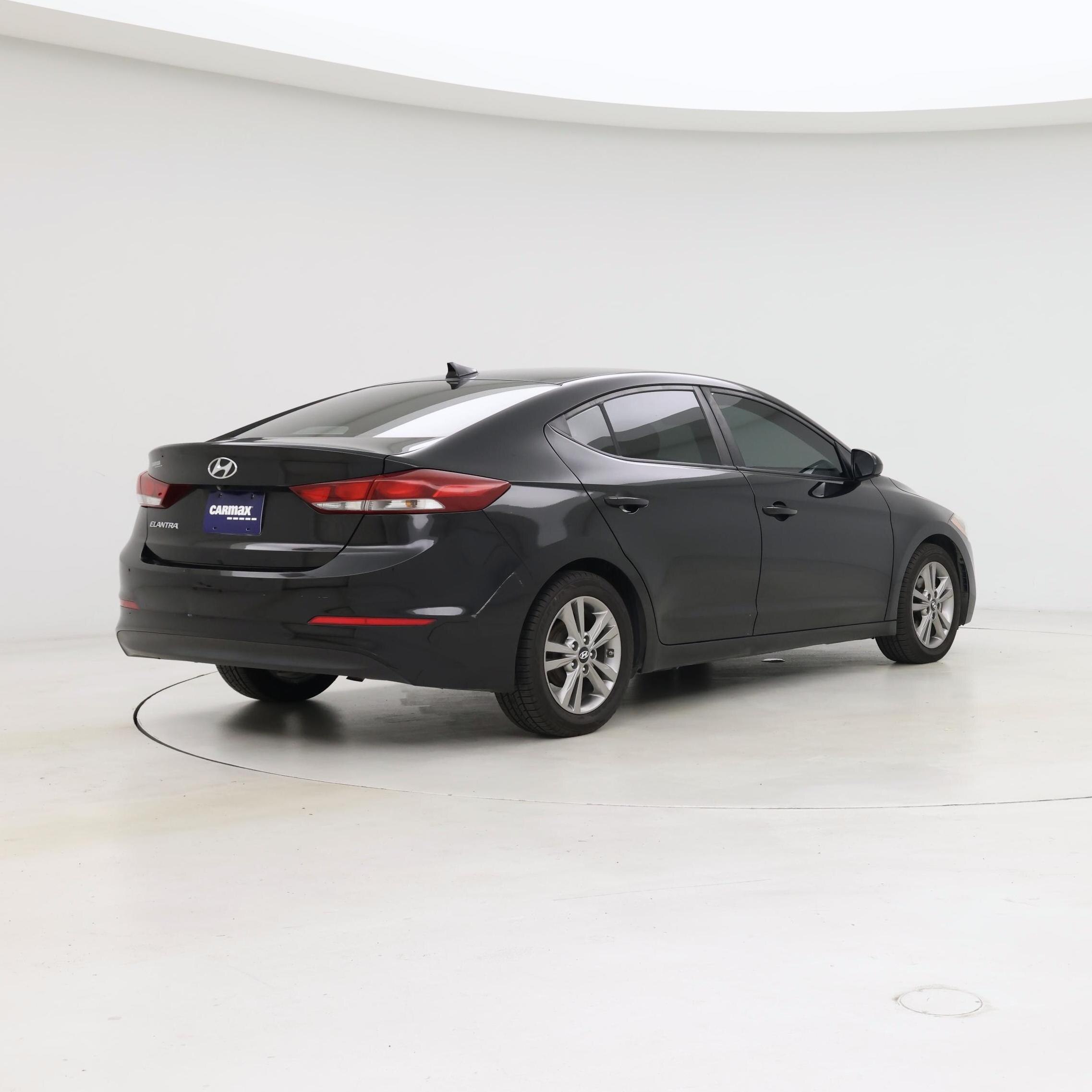 Thumbnail: 2017 Hyundai Elantra - 8