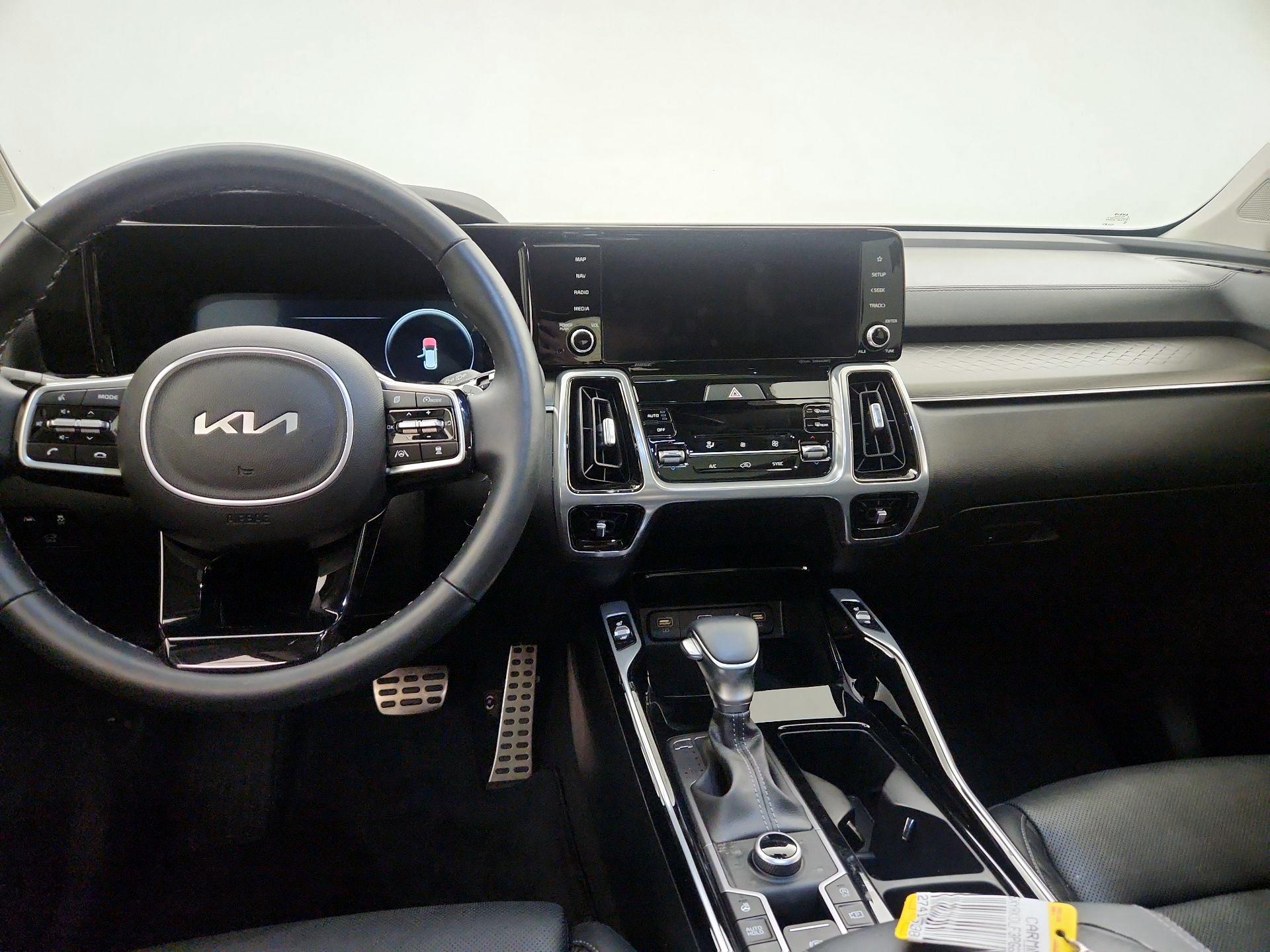 Thumbnail: 2023 Kia Sorento - 9