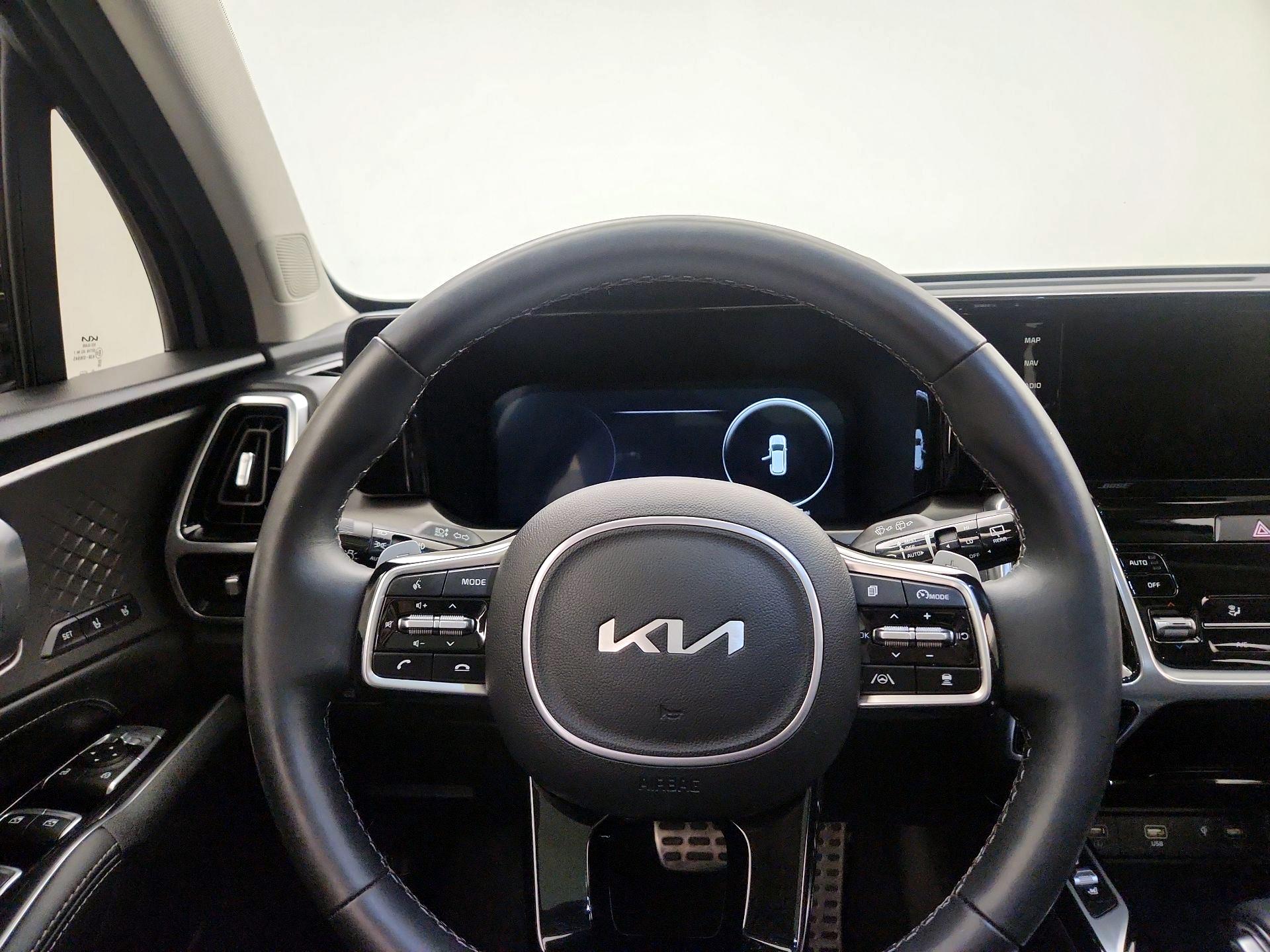 Thumbnail: 2023 Kia Sorento - 10