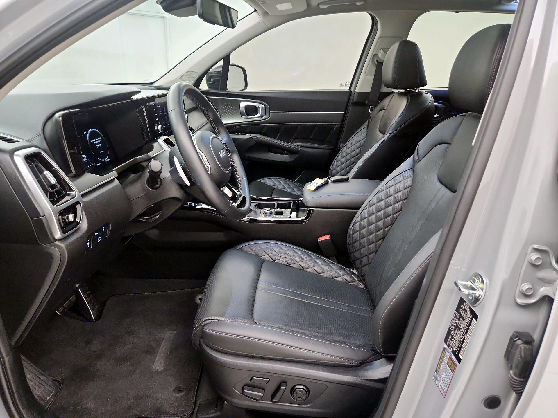 Thumbnail: 2023 Kia Sorento - 11