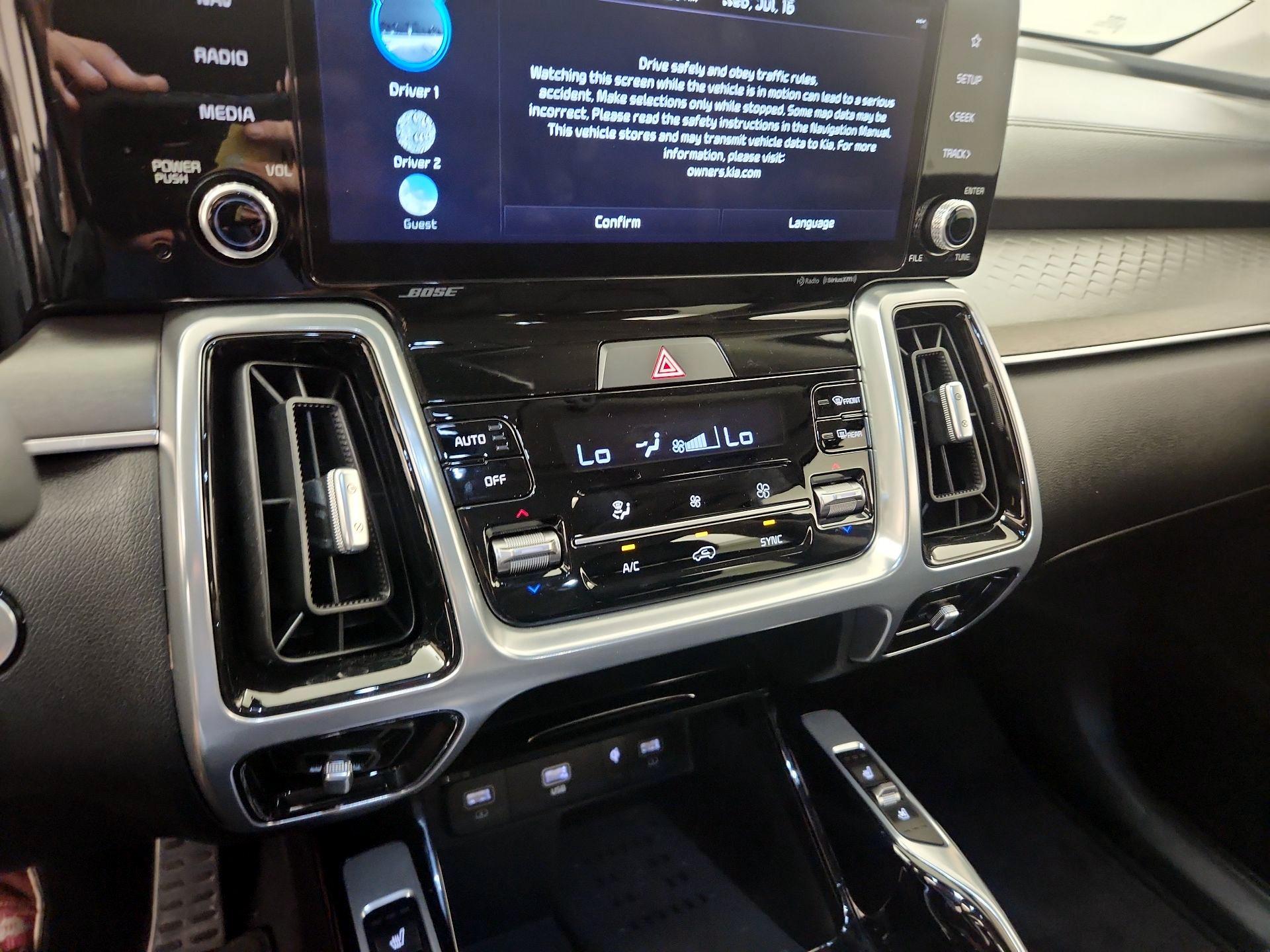 Thumbnail: 2023 Kia Sorento - 17