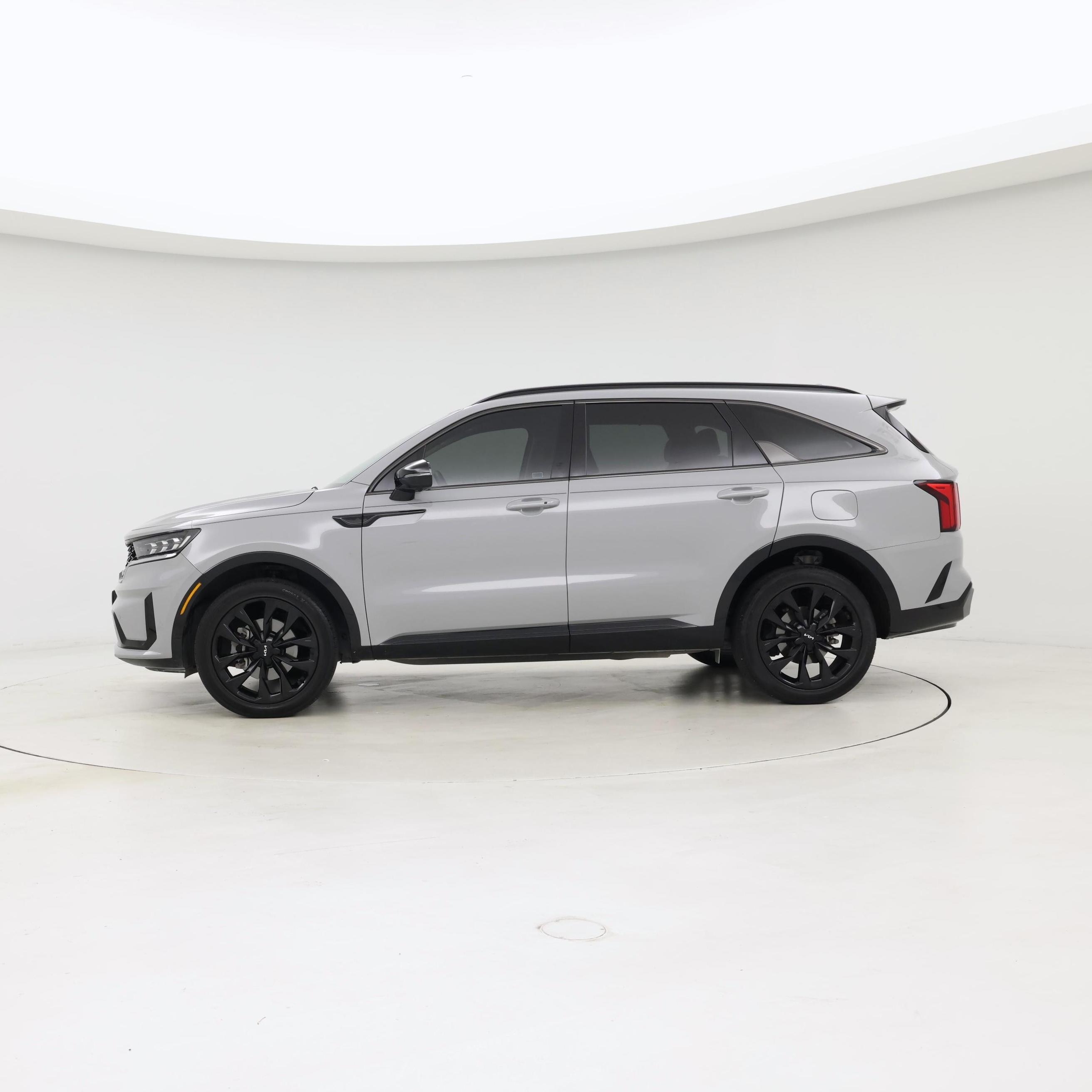 Thumbnail: 2023 Kia Sorento - 3