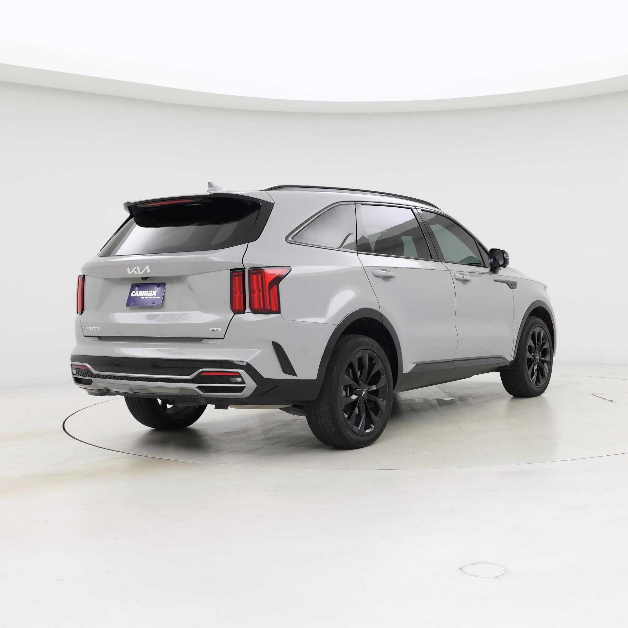 Thumbnail: 2023 Kia Sorento - 8