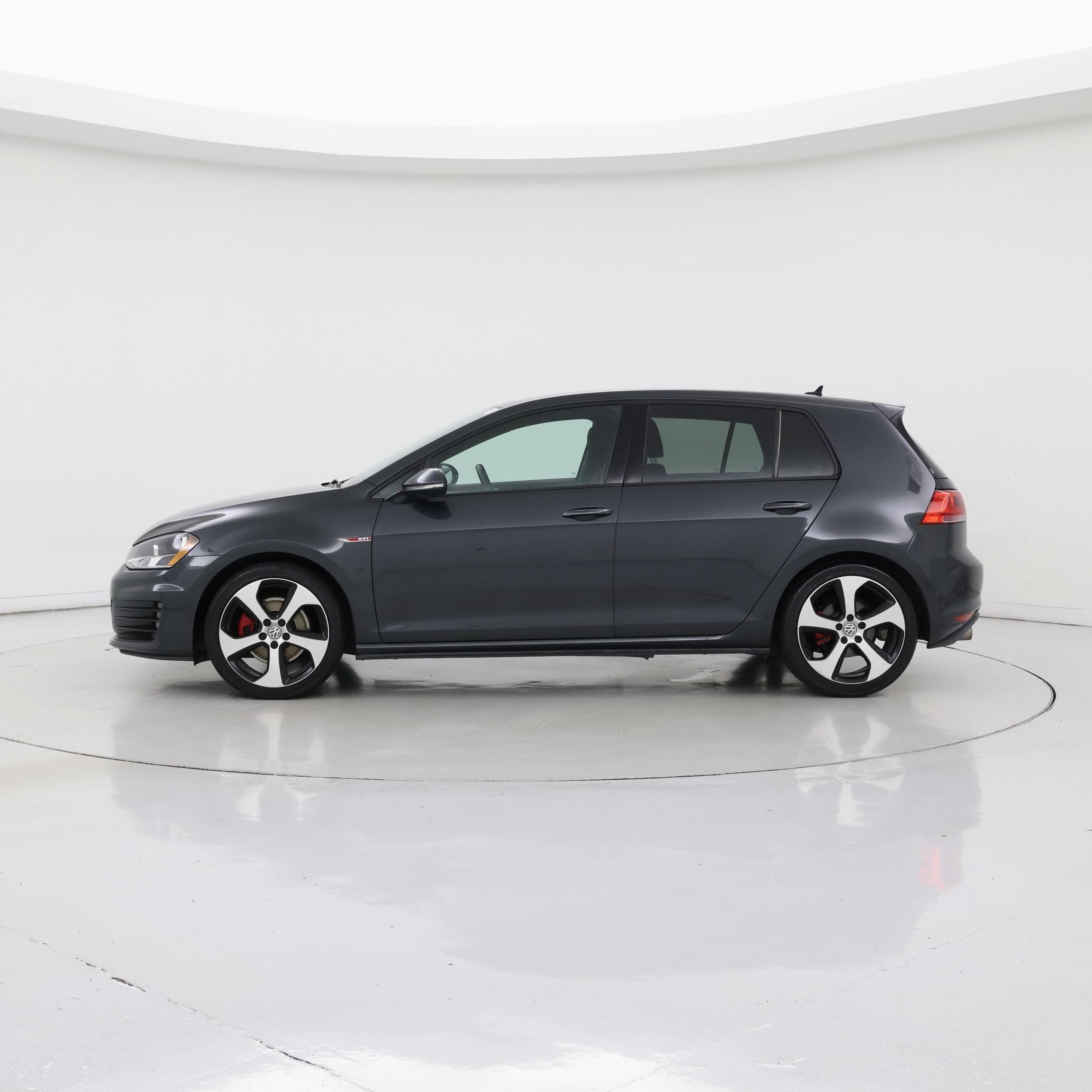 Thumbnail: 2016 Volkswagen Golf - 3