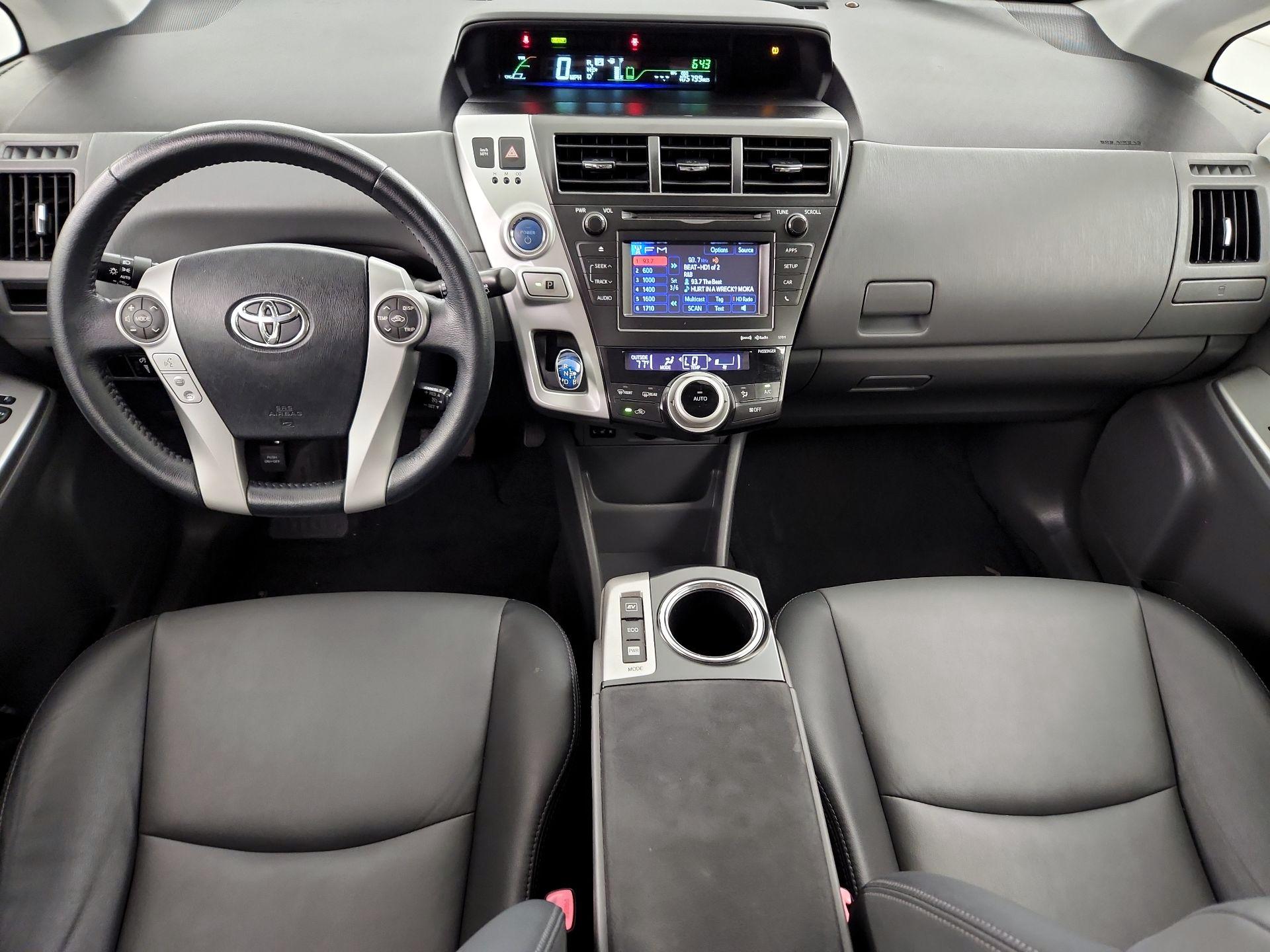 Thumbnail: 2014 Toyota Prius v - 9