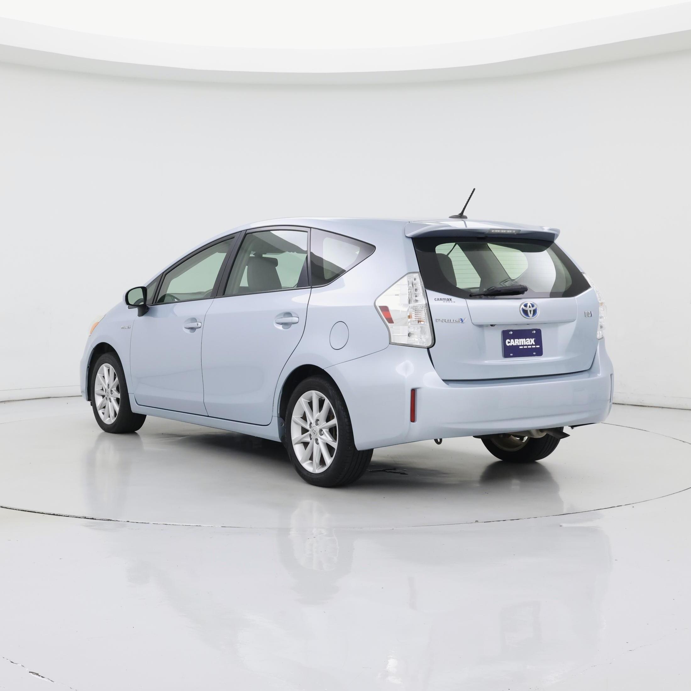 Thumbnail: 2014 Toyota Prius v - 2