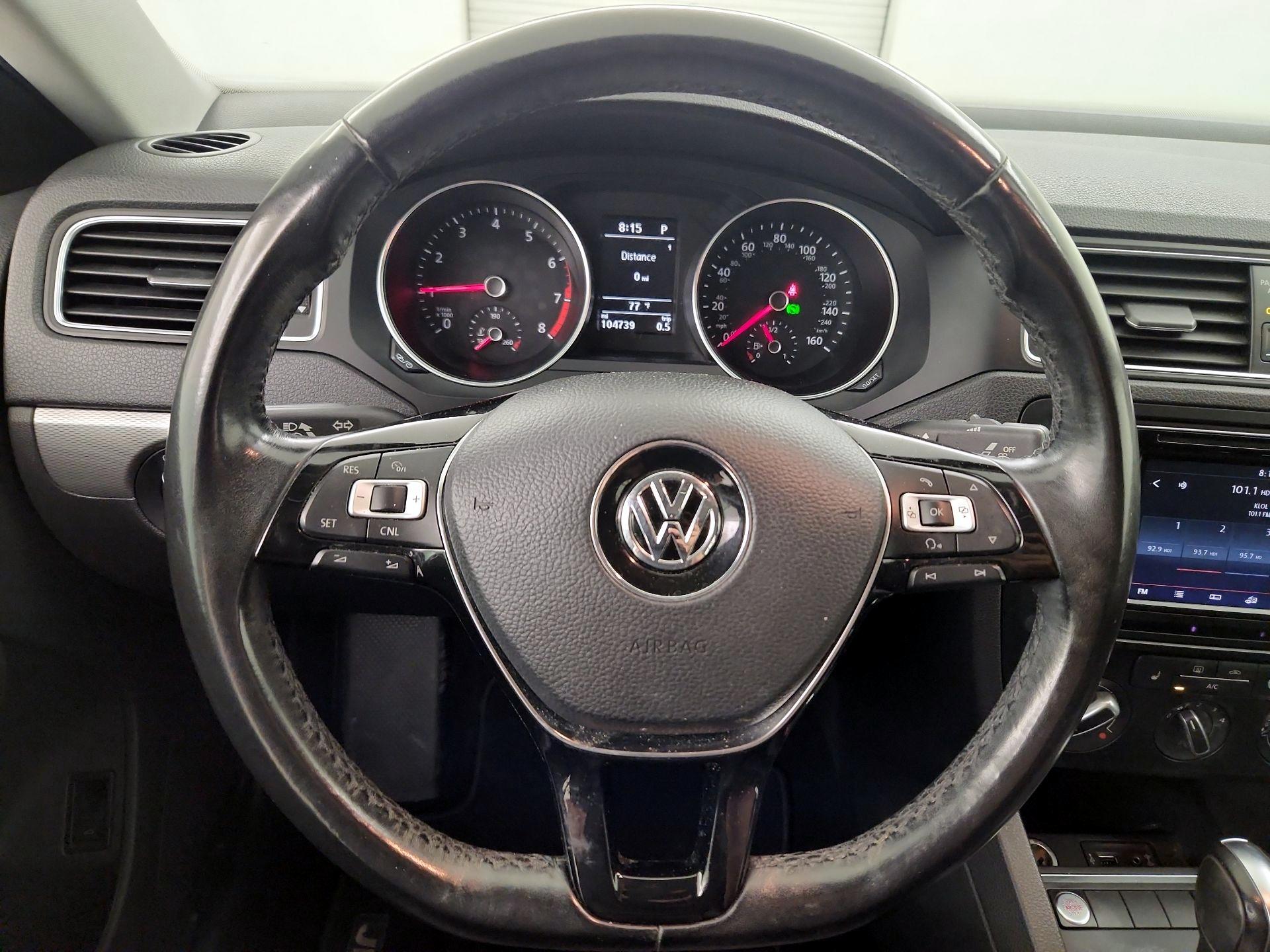 Thumbnail: 2017 Volkswagen Jetta - 10