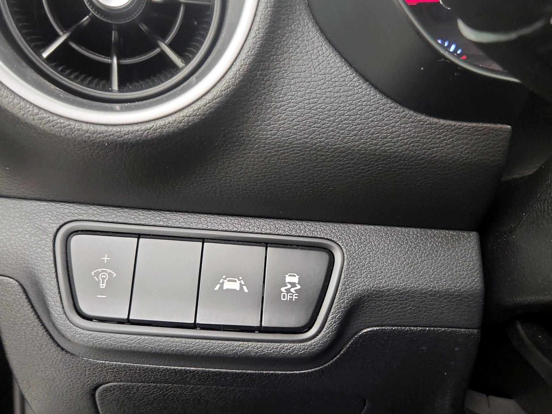 Thumbnail: 2019 Kia Forte - 13