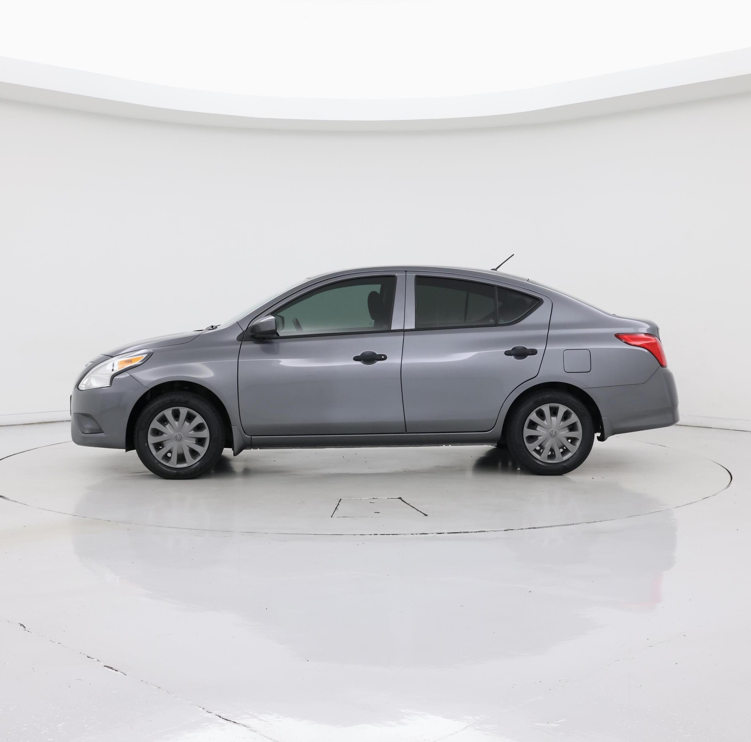 Thumbnail: 2019 Nissan Versa - 3