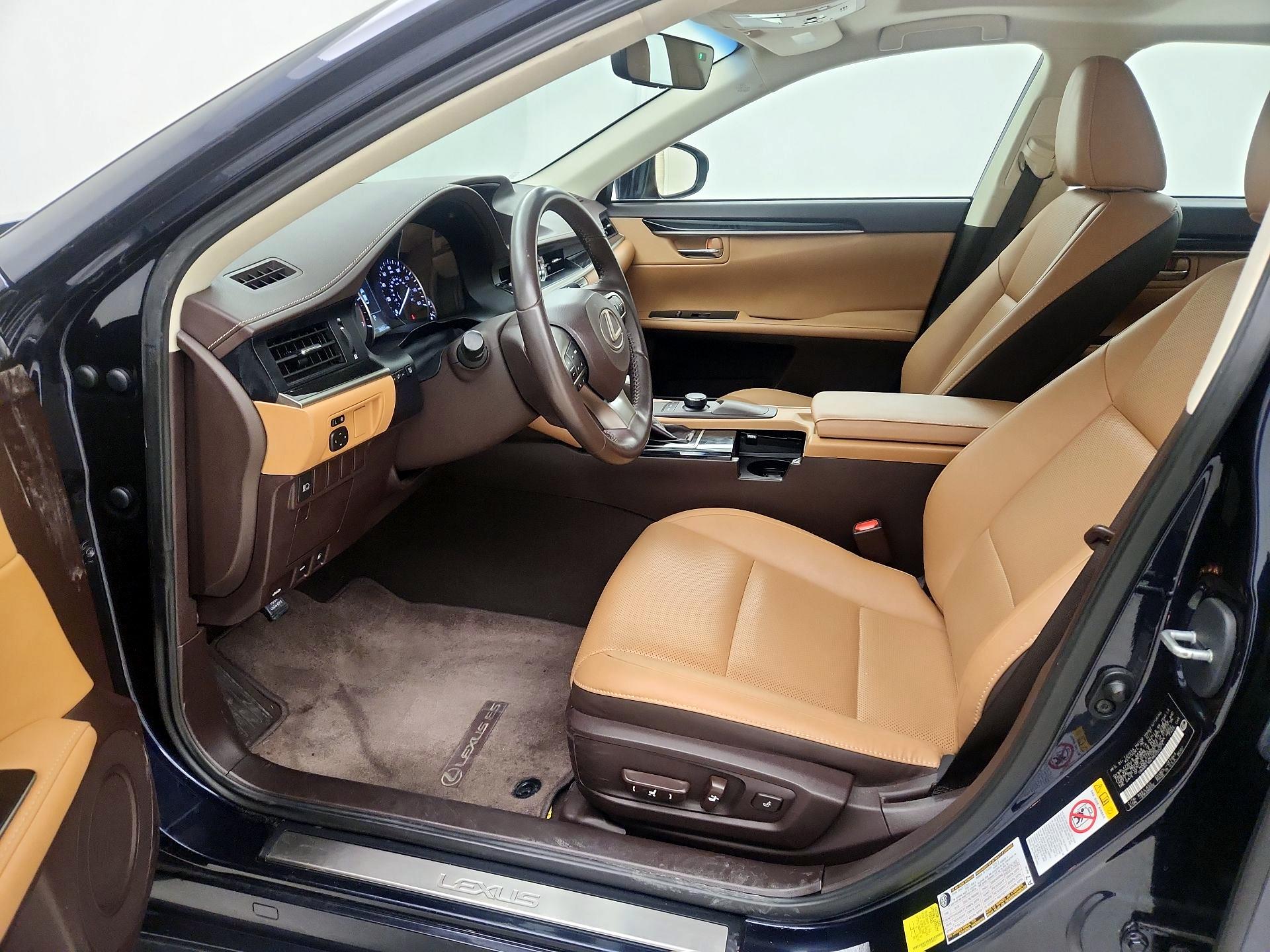 Thumbnail: 2017 Lexus ES - 11
