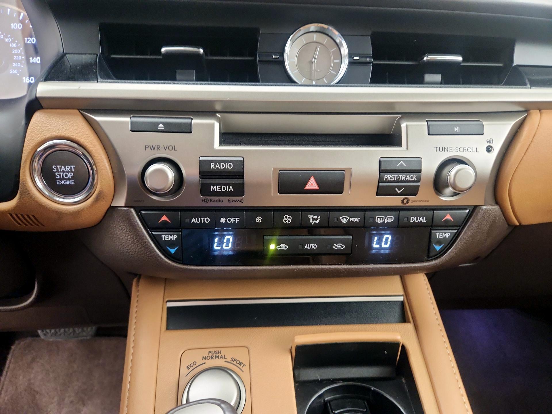 Thumbnail: 2017 Lexus ES - 14