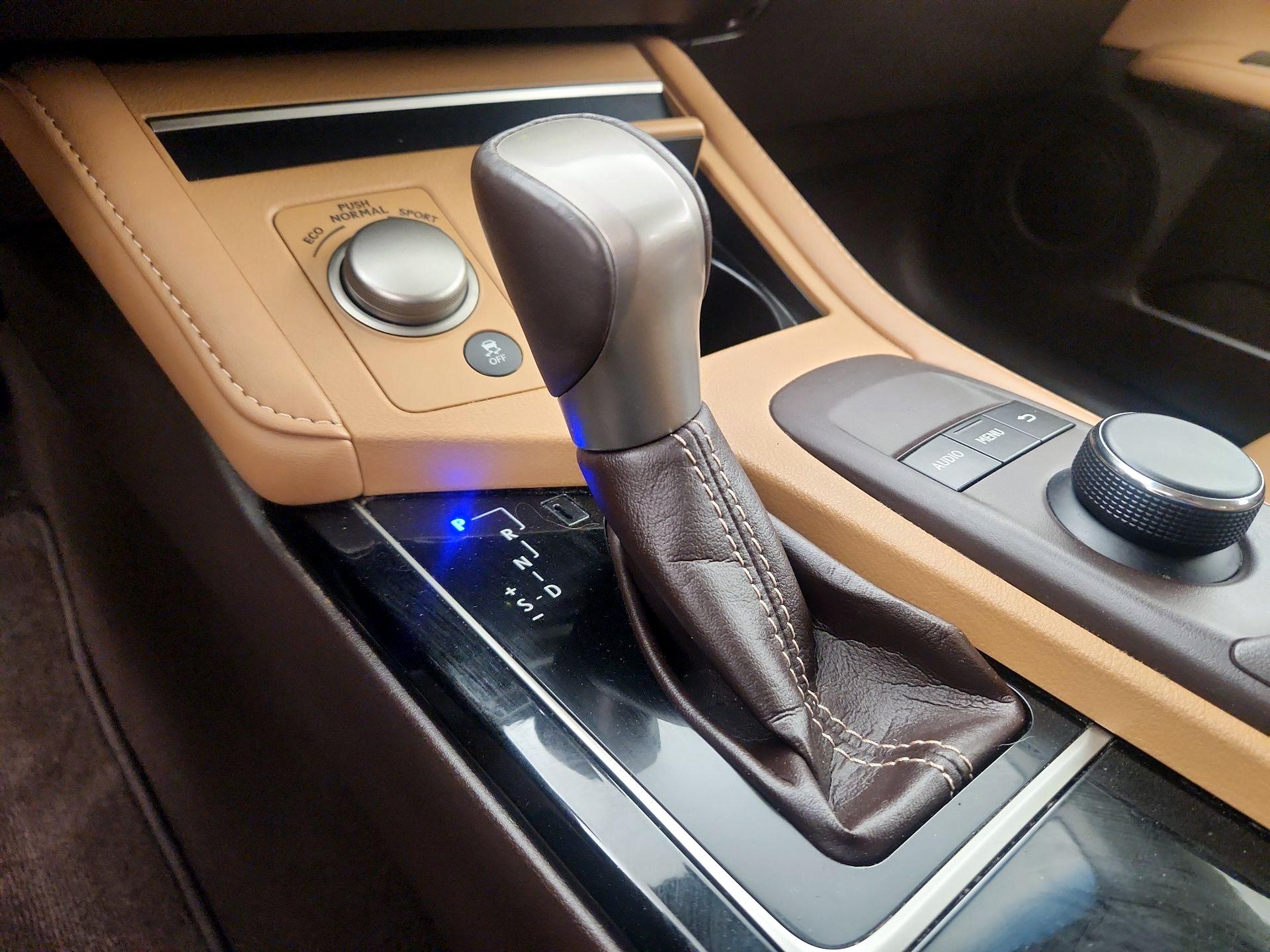 Thumbnail: 2017 Lexus ES - 15