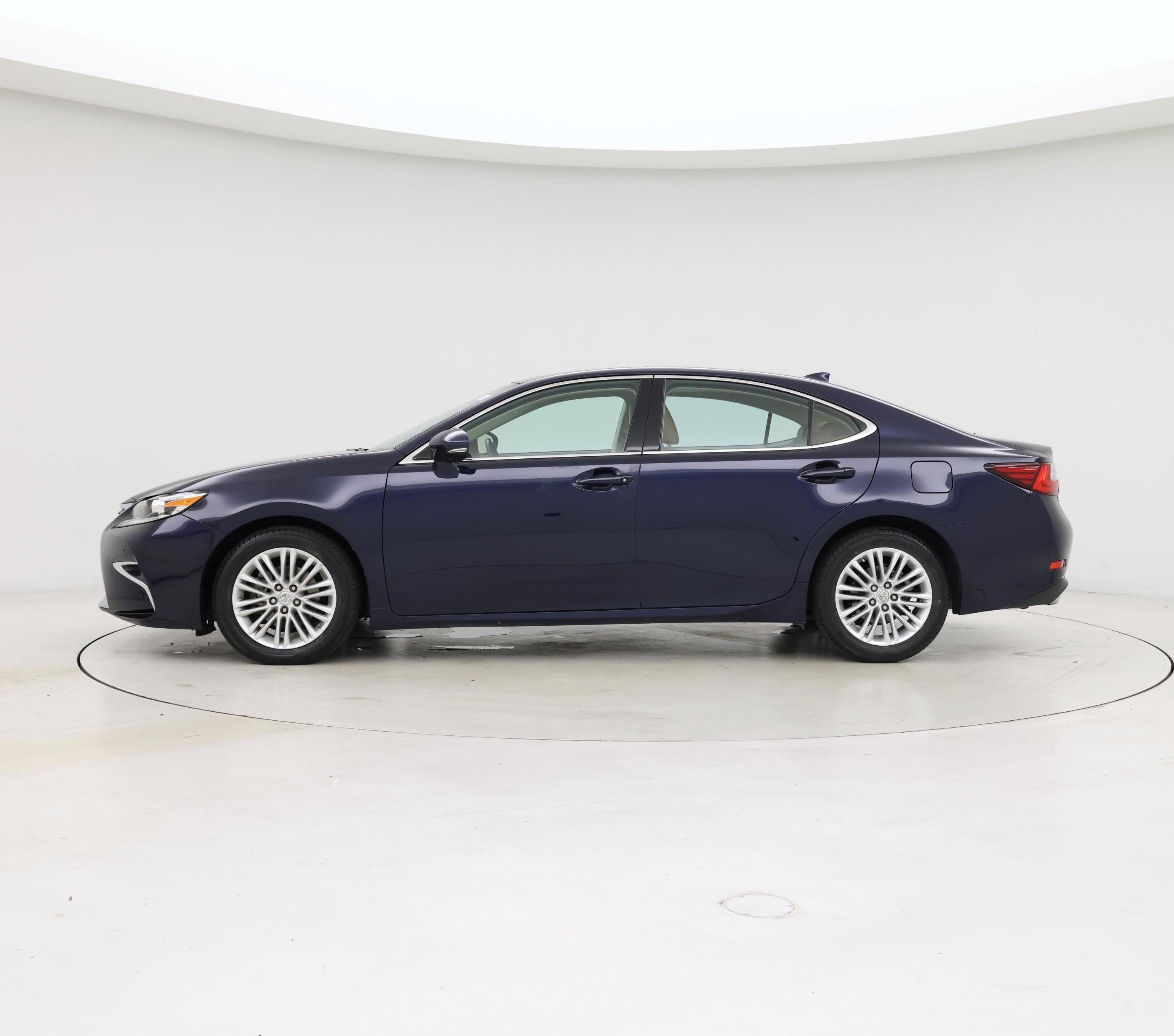 Thumbnail: 2017 Lexus ES - 3