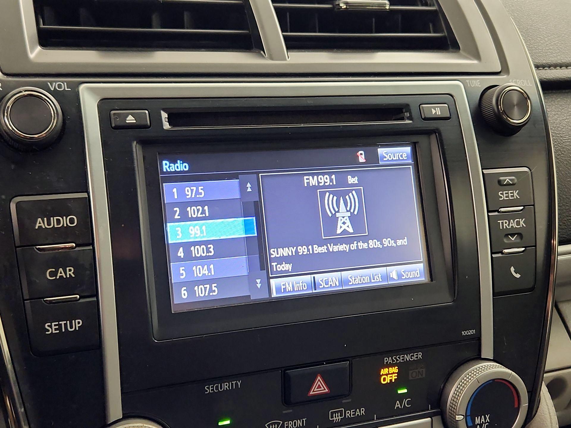 Thumbnail: 2014 Toyota Camry - 15