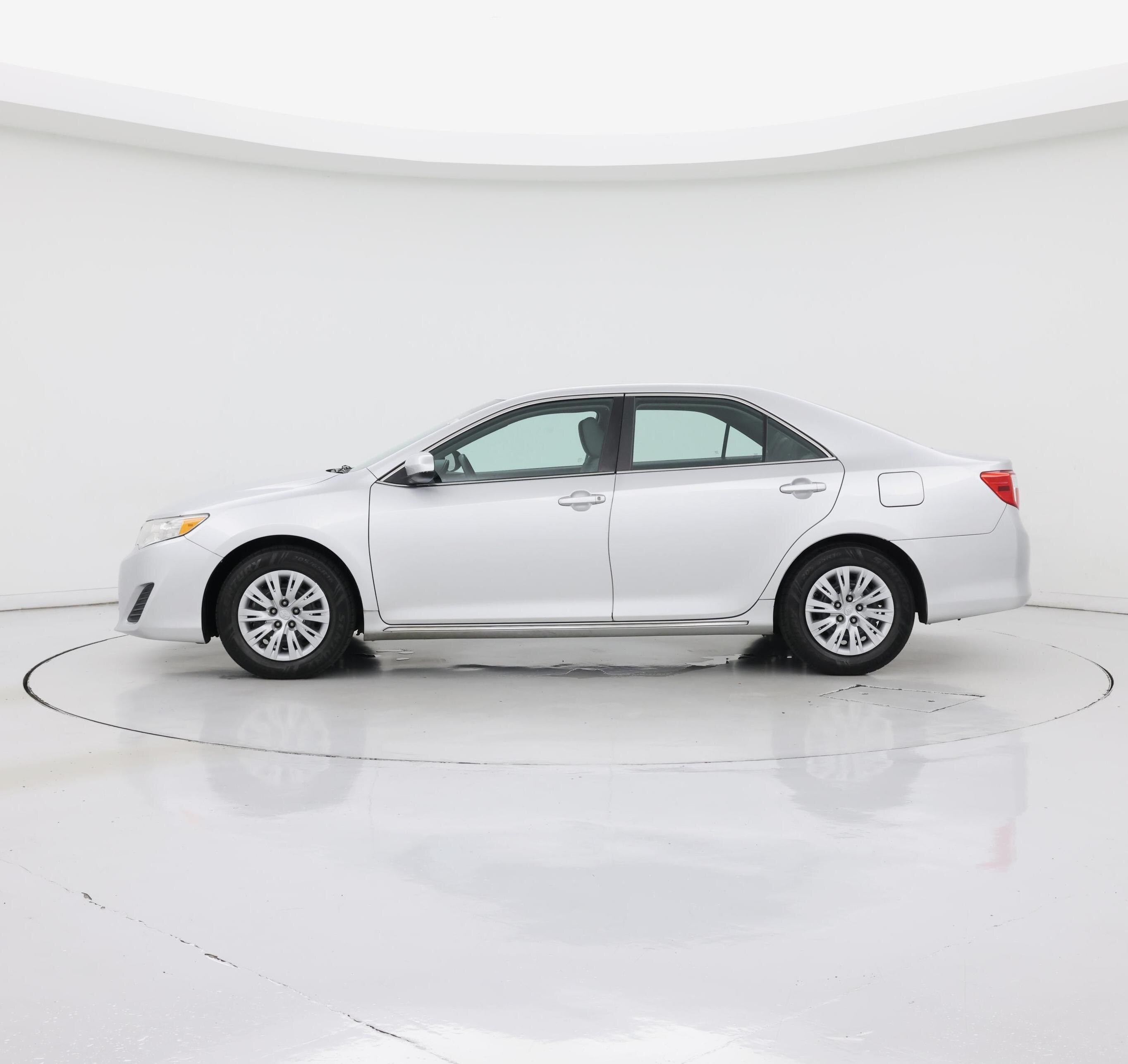 Thumbnail: 2014 Toyota Camry - 3