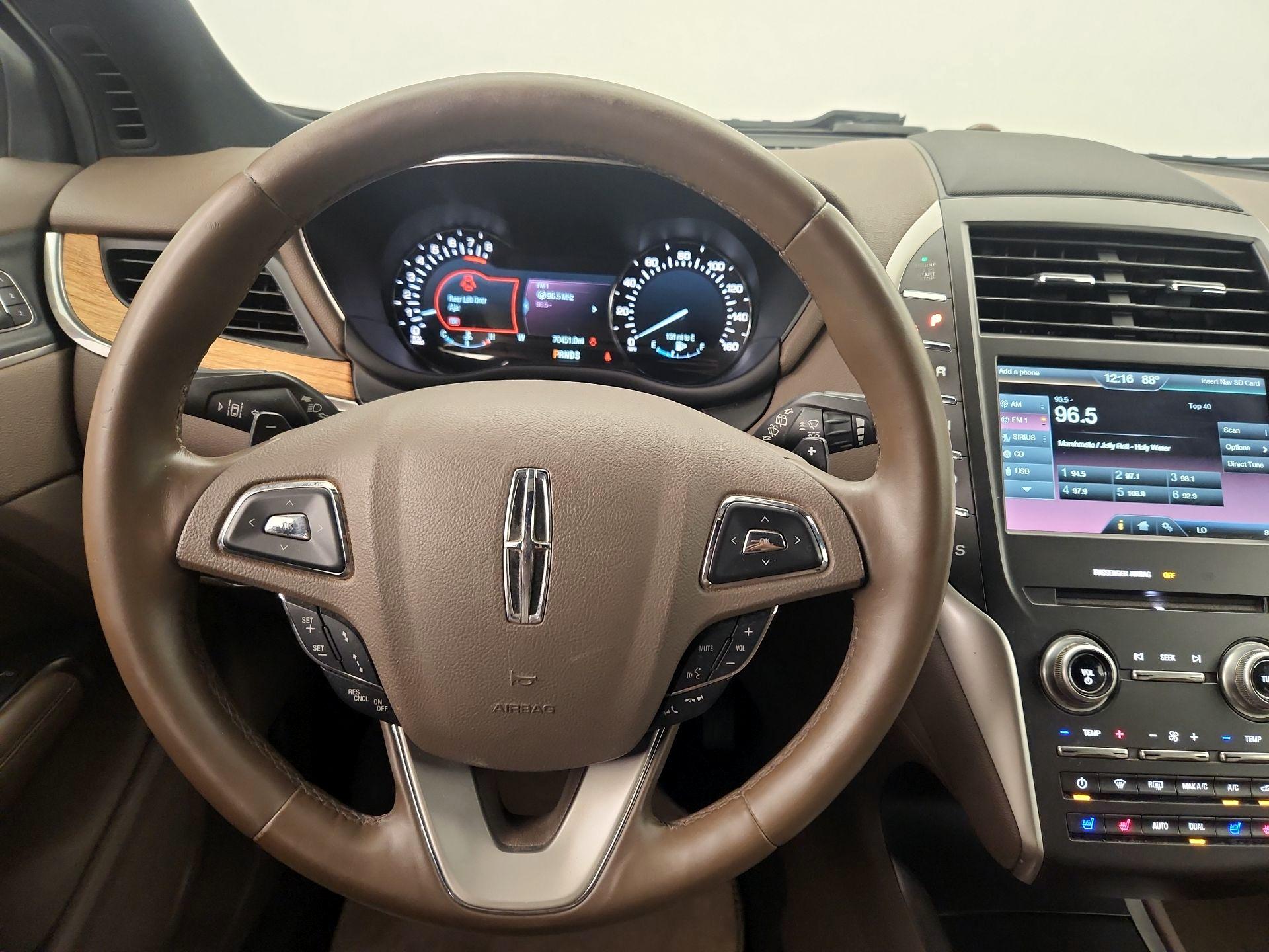 Thumbnail: 2015 Lincoln MKC - 10