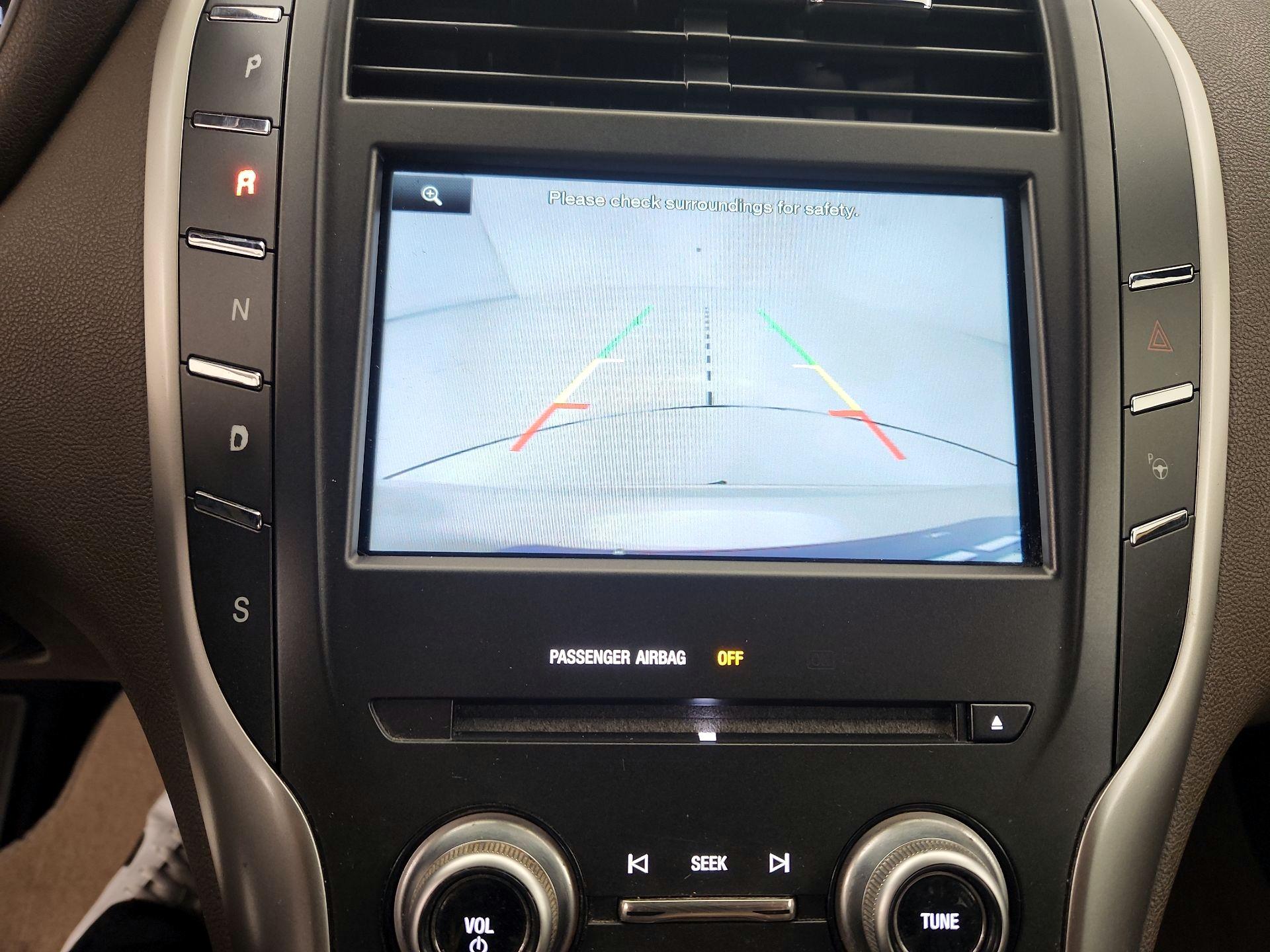 Thumbnail: 2015 Lincoln MKC - 14