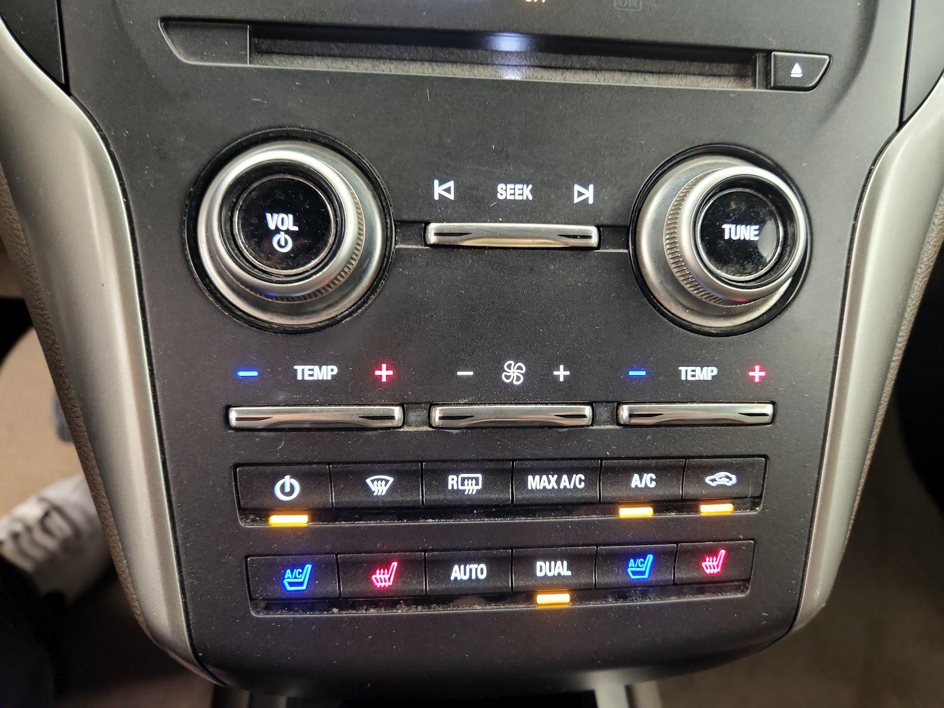 Thumbnail: 2015 Lincoln MKC - 16