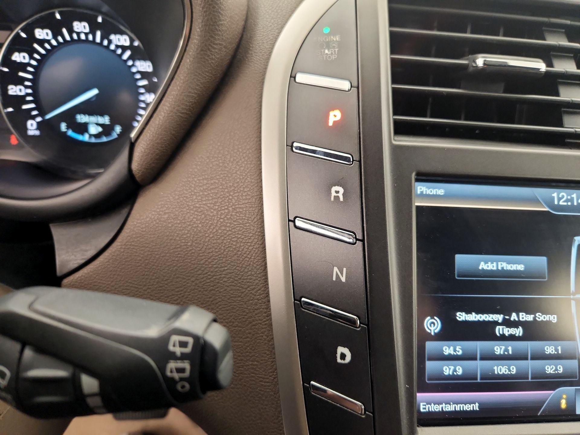 Thumbnail: 2015 Lincoln MKC - 17