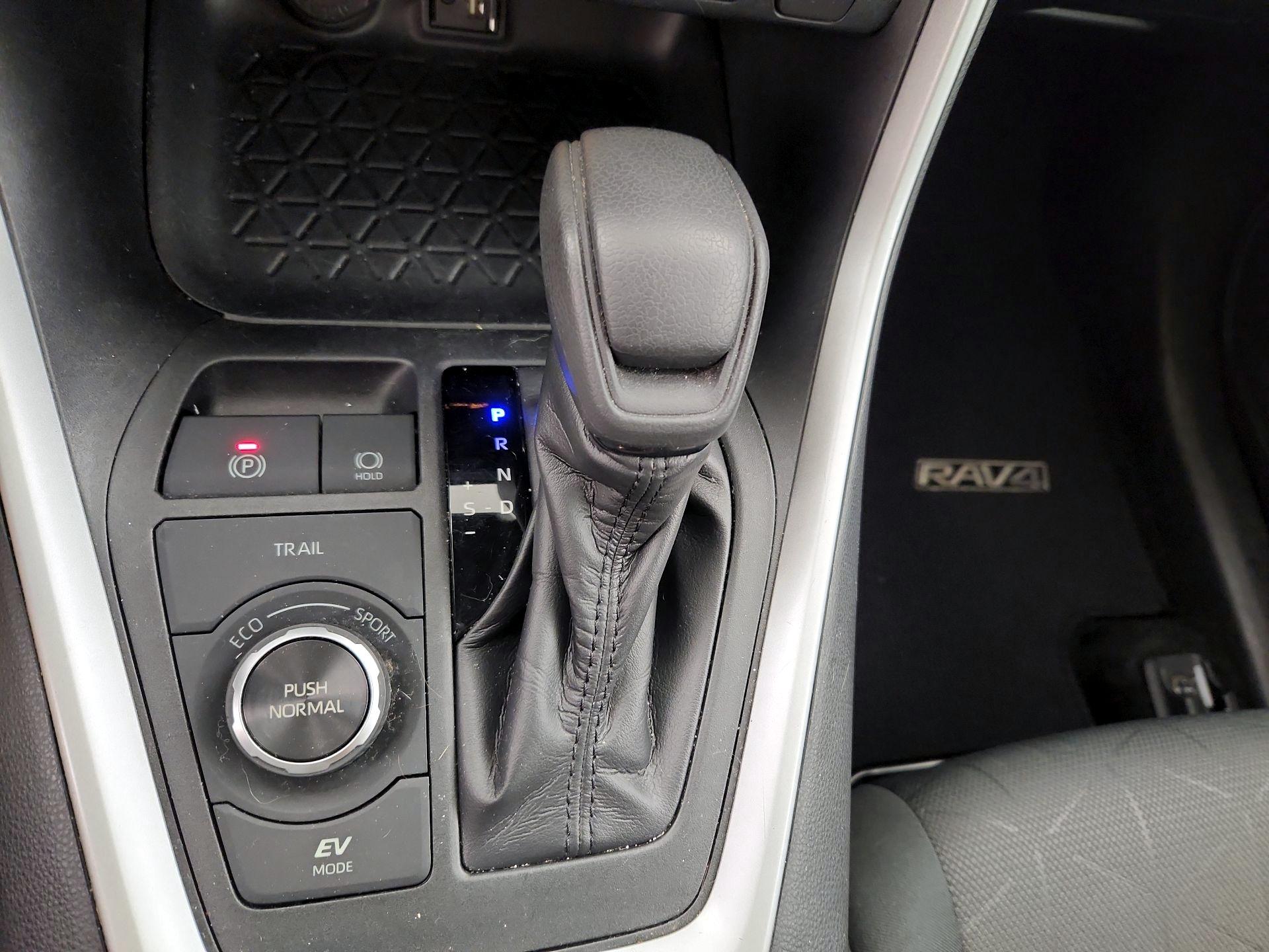 Thumbnail: 2019 Toyota RAV4 - 17