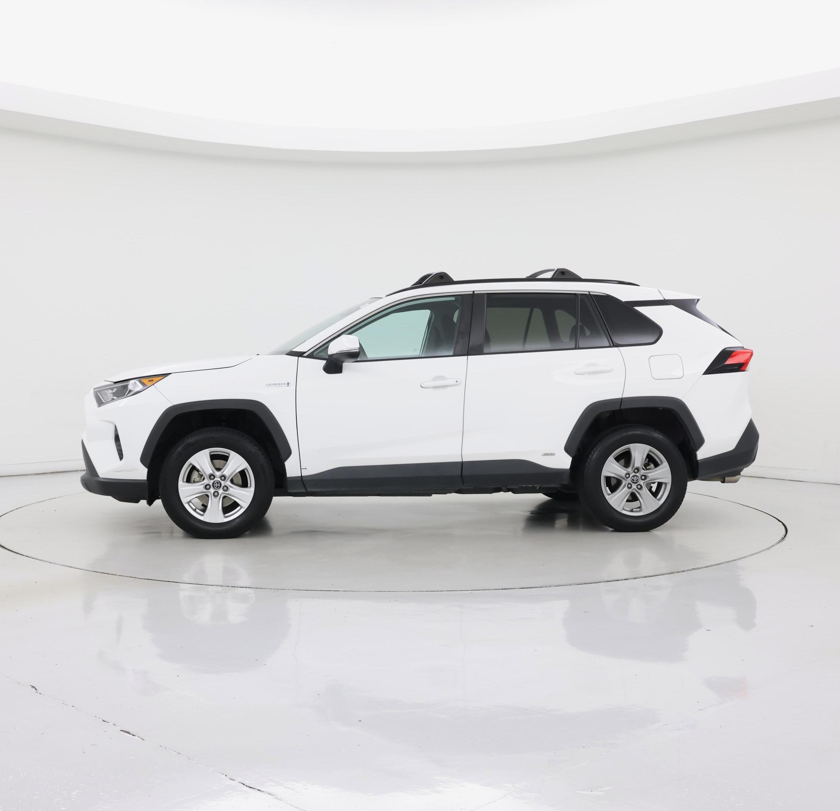 Thumbnail: 2019 Toyota RAV4 - 3