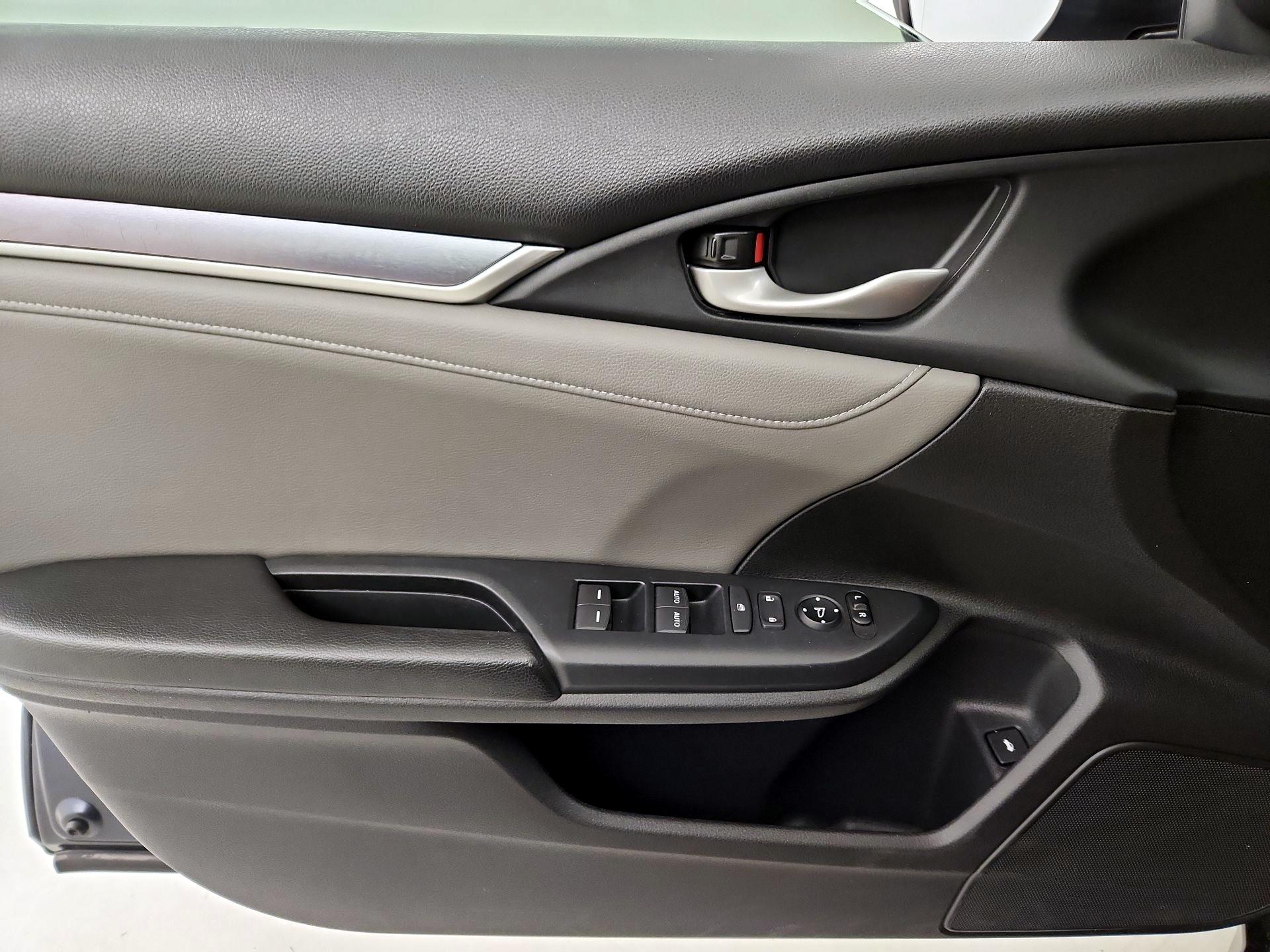 Thumbnail: 2016 Honda Civic - 12