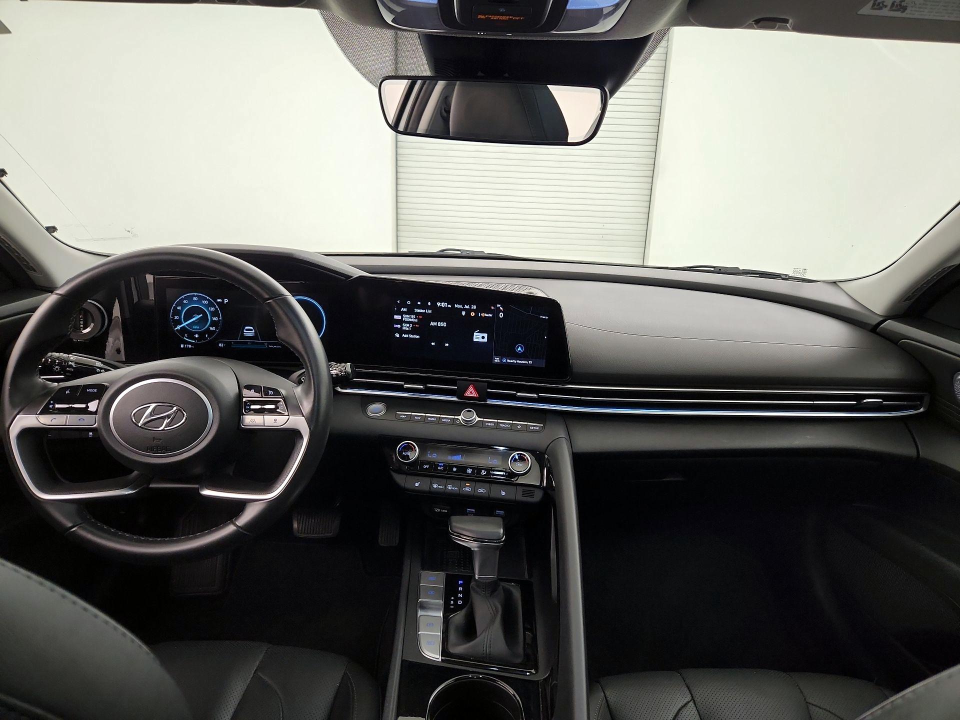 Thumbnail: 2022 Hyundai Elantra - 9